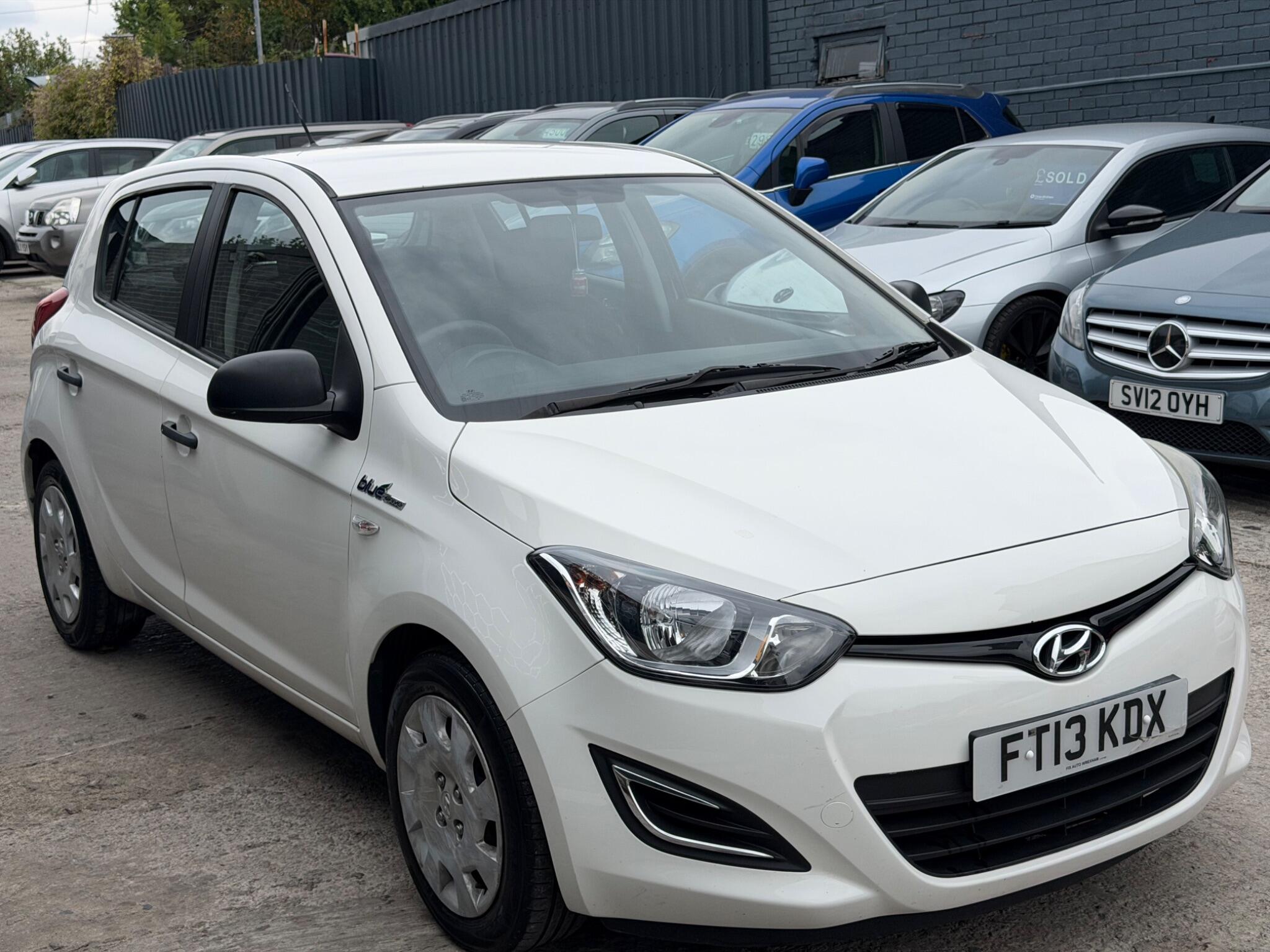 Hyundai i20 view 3