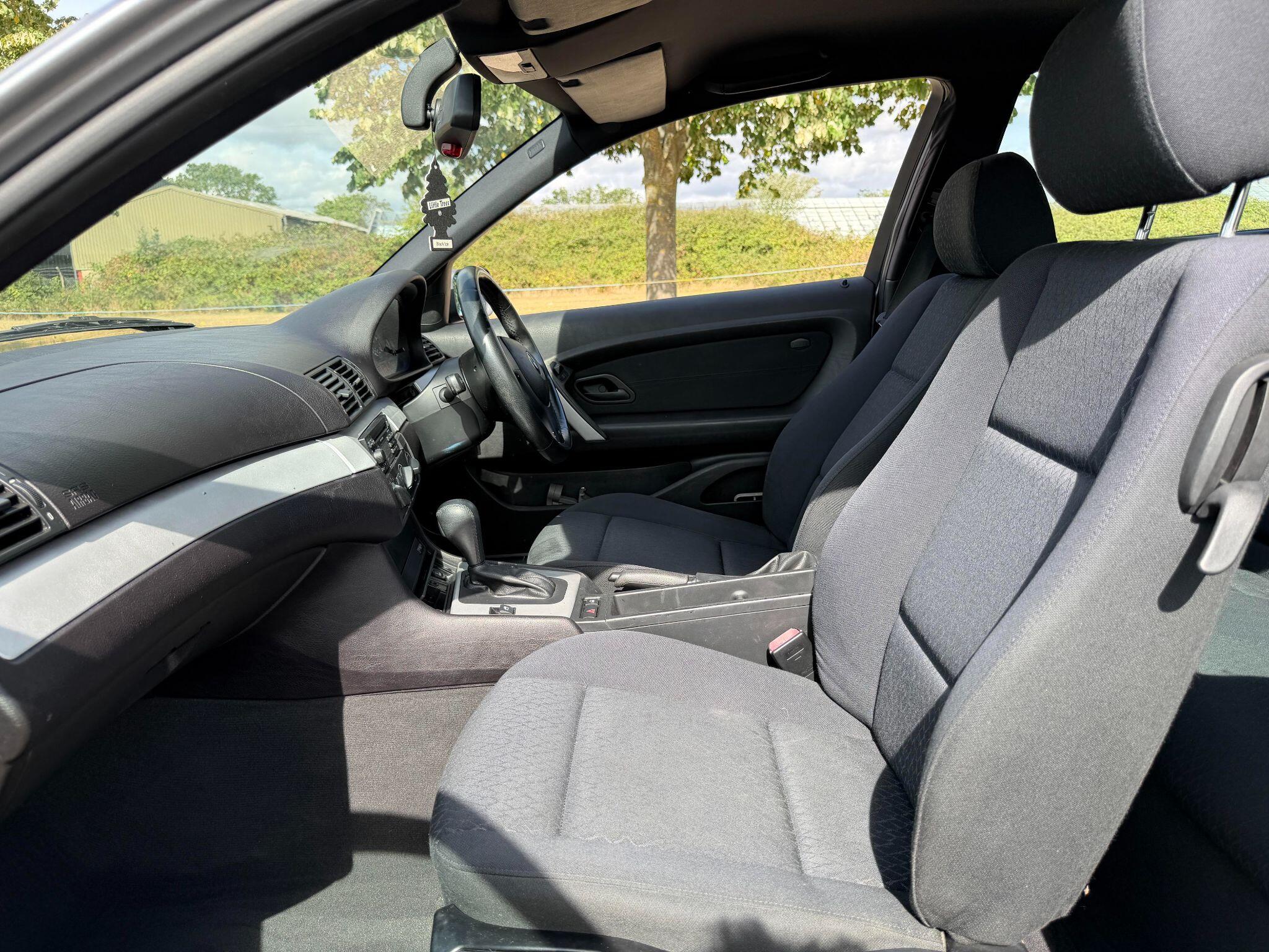 BMW 3 Series view 18