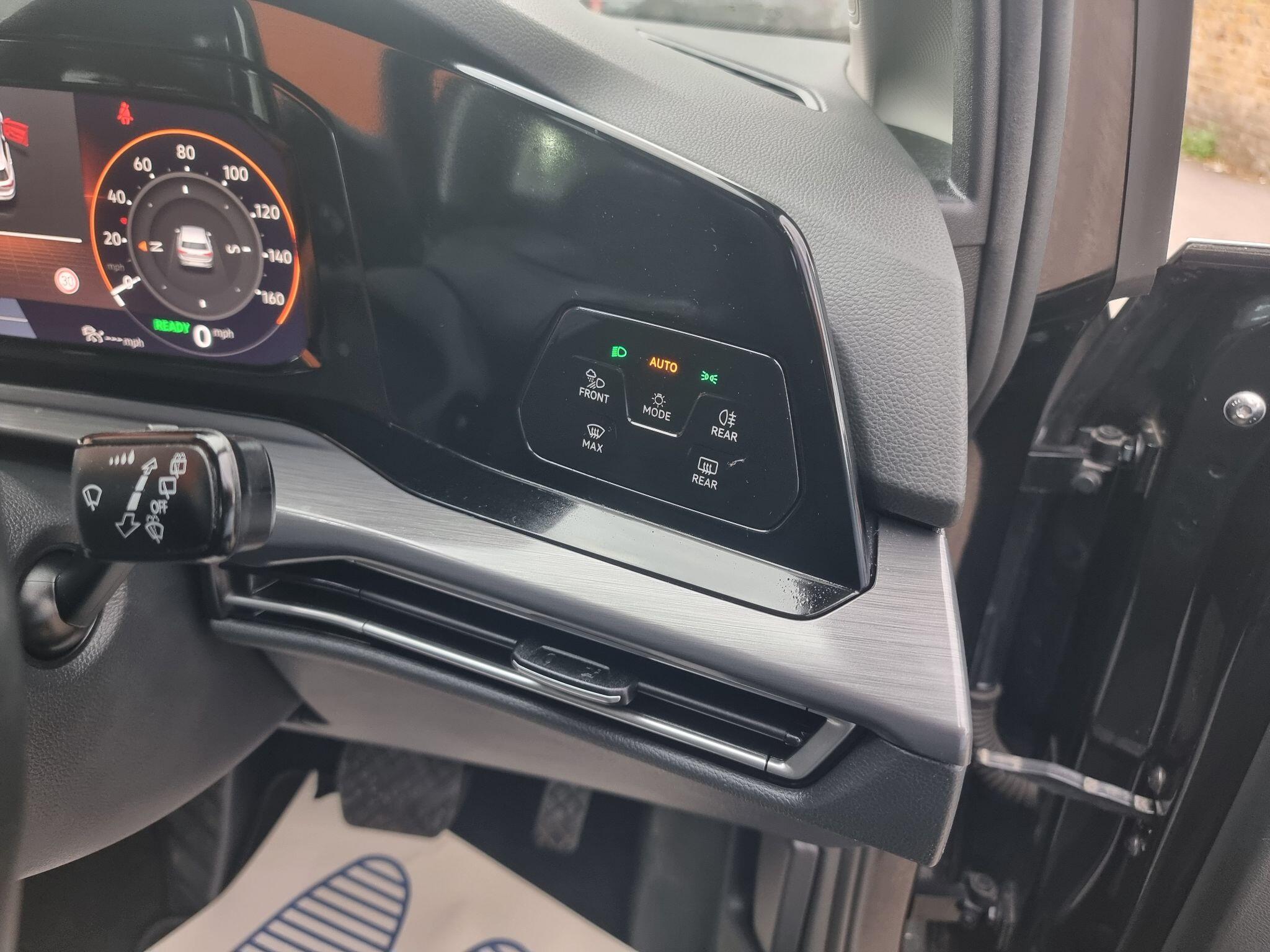 Volkswagen Golf view 28