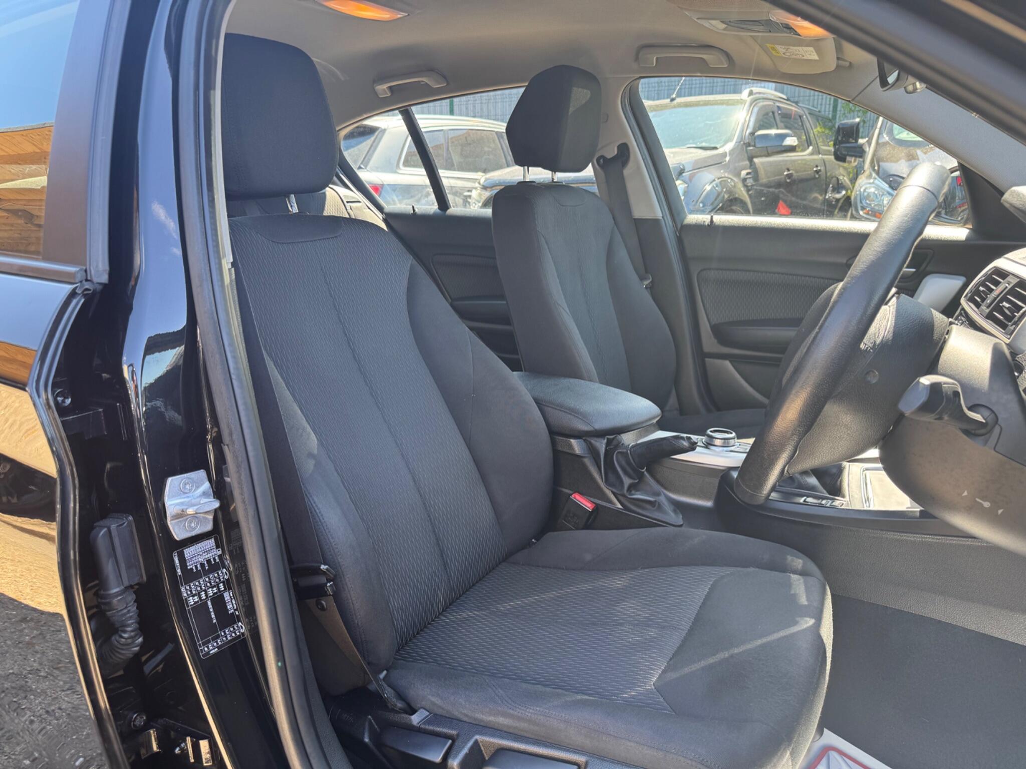 BMW 1 Series view 14
