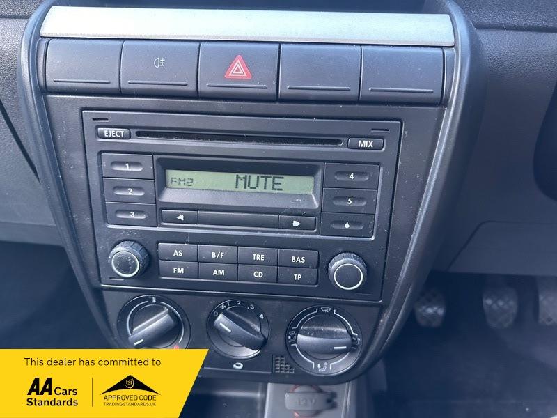 2006 Volkswagen Fox image 27