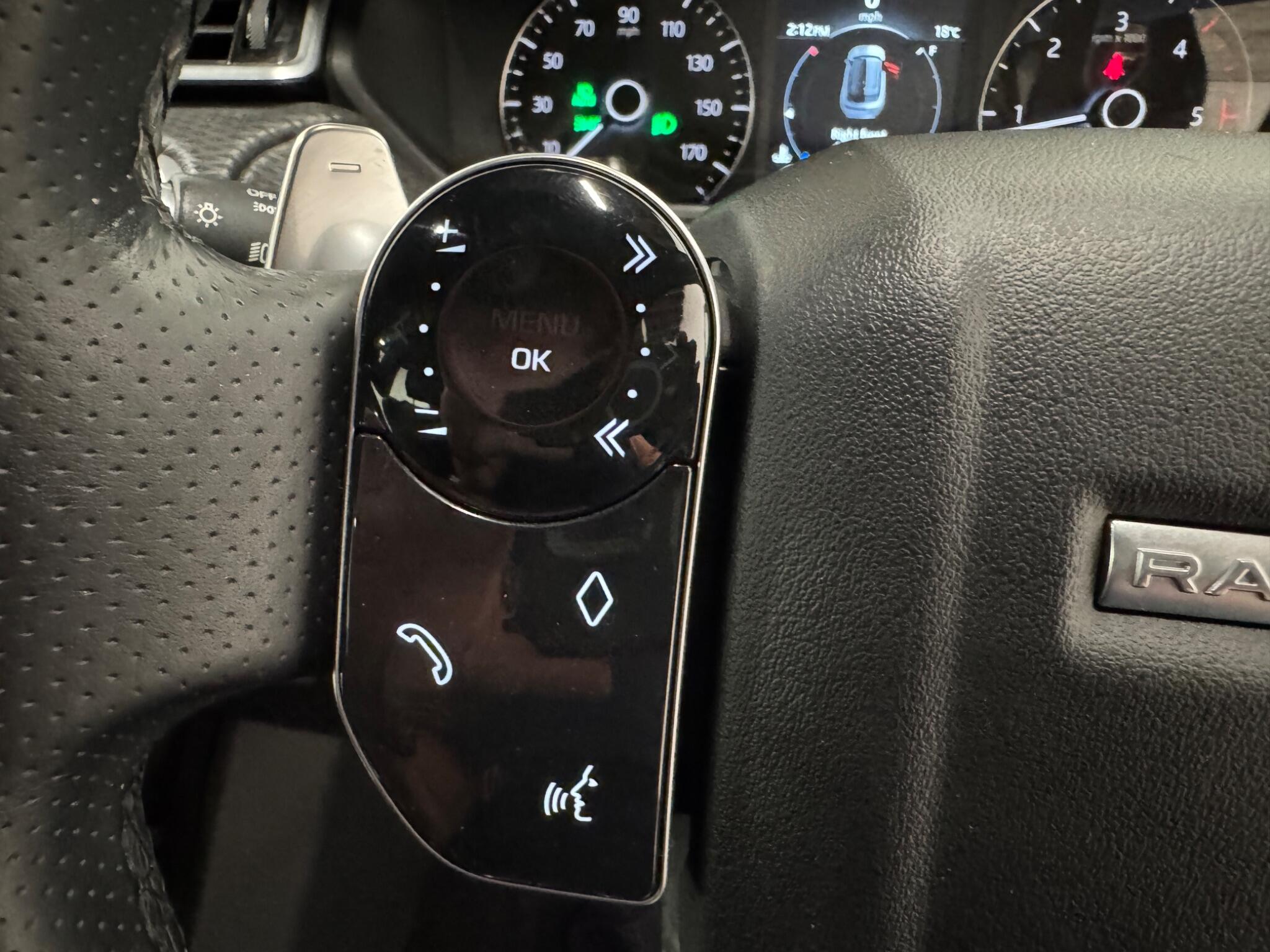 Land Rover Range Rover Velar view 13