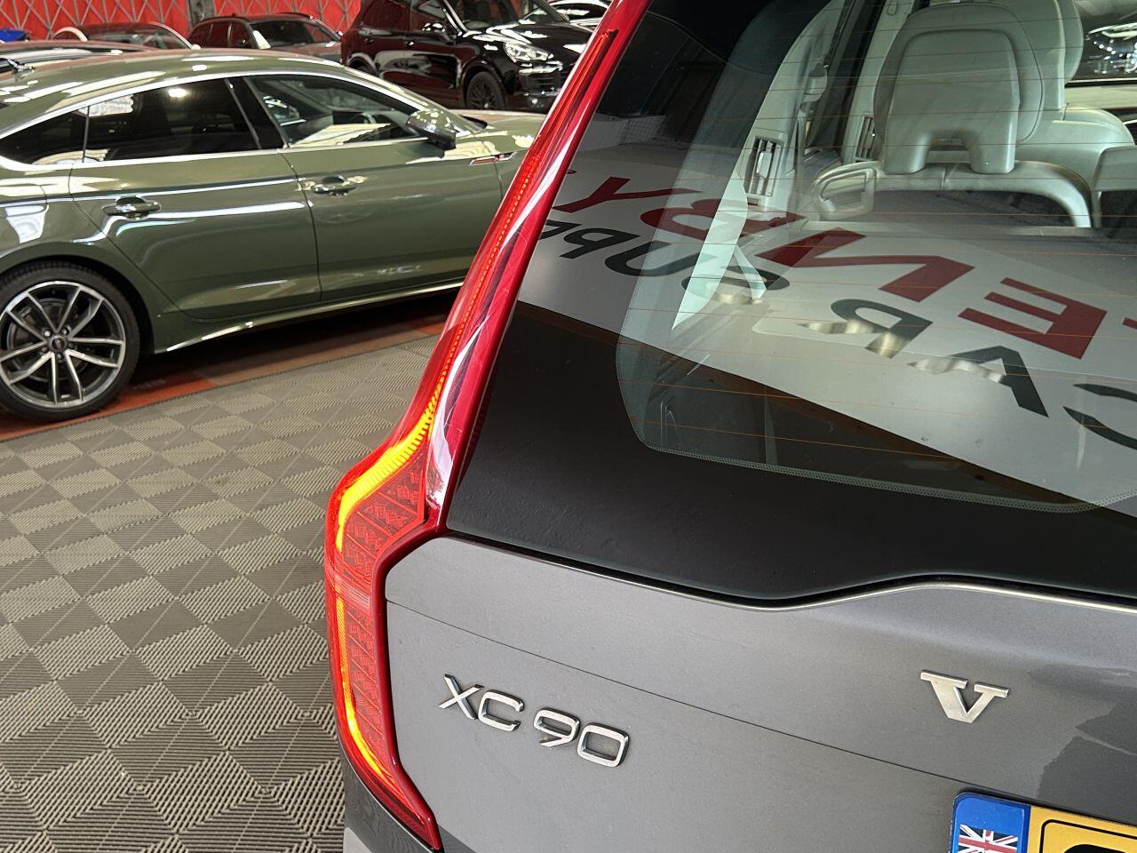 Volvo XC90 view 19