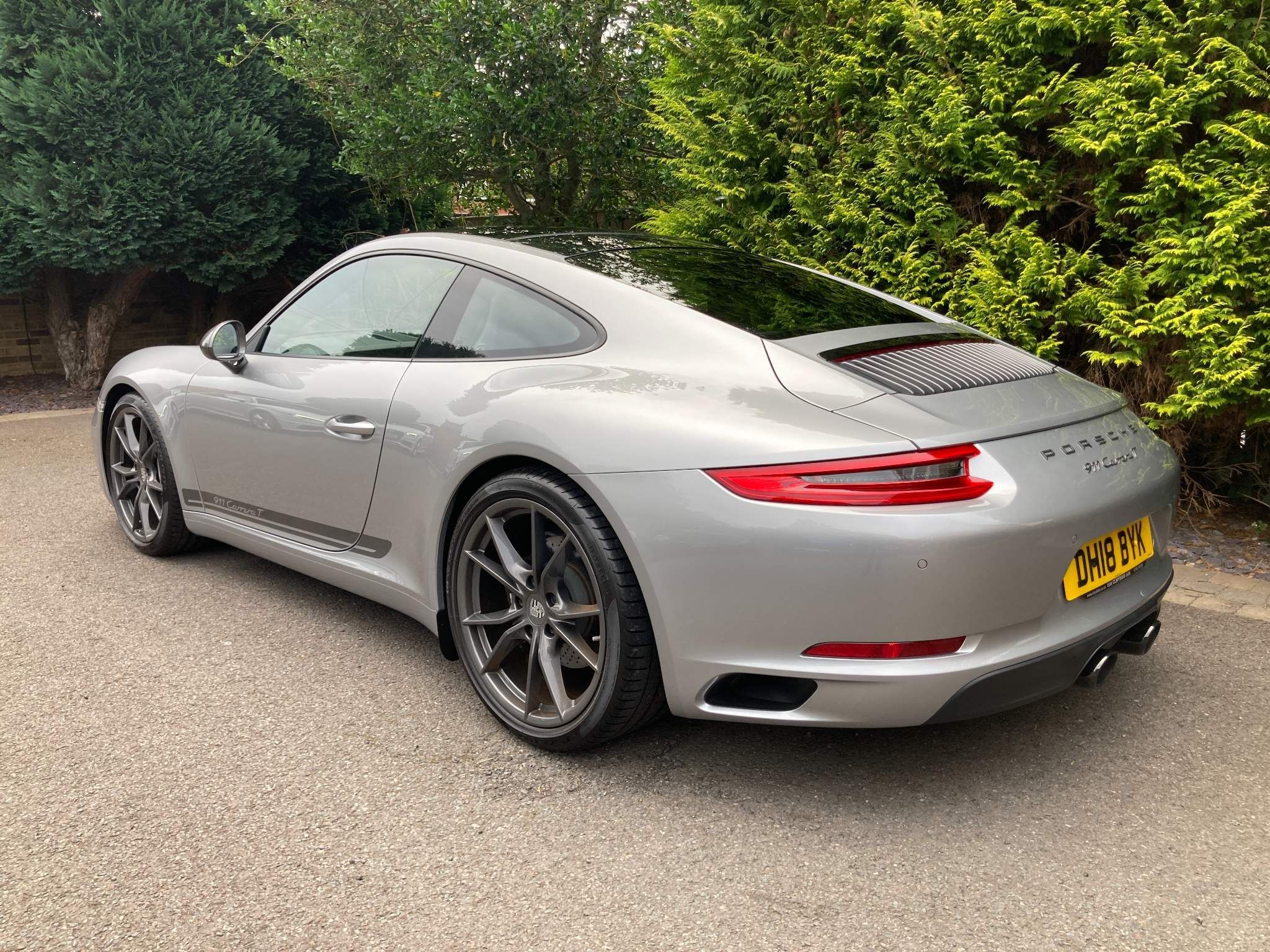 Porsche 911 view 14