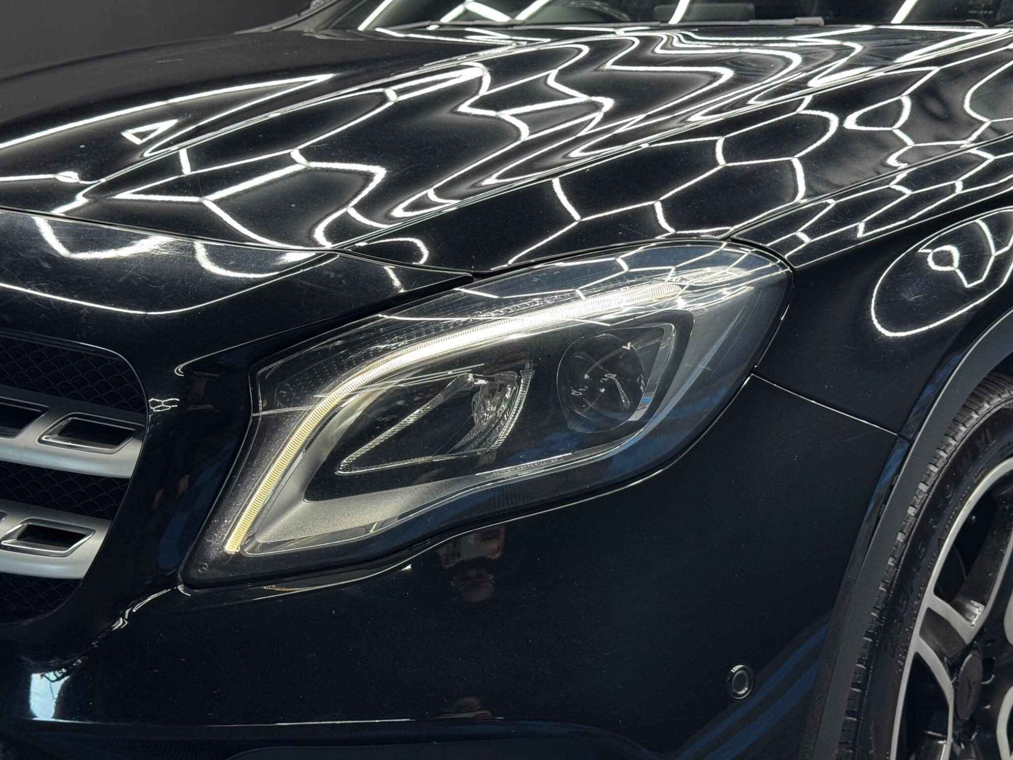 Mercedes-Benz GLA view 44