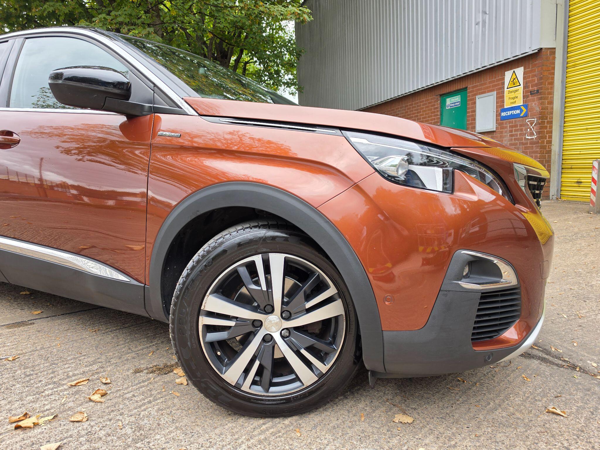 Peugeot 3008 view 9