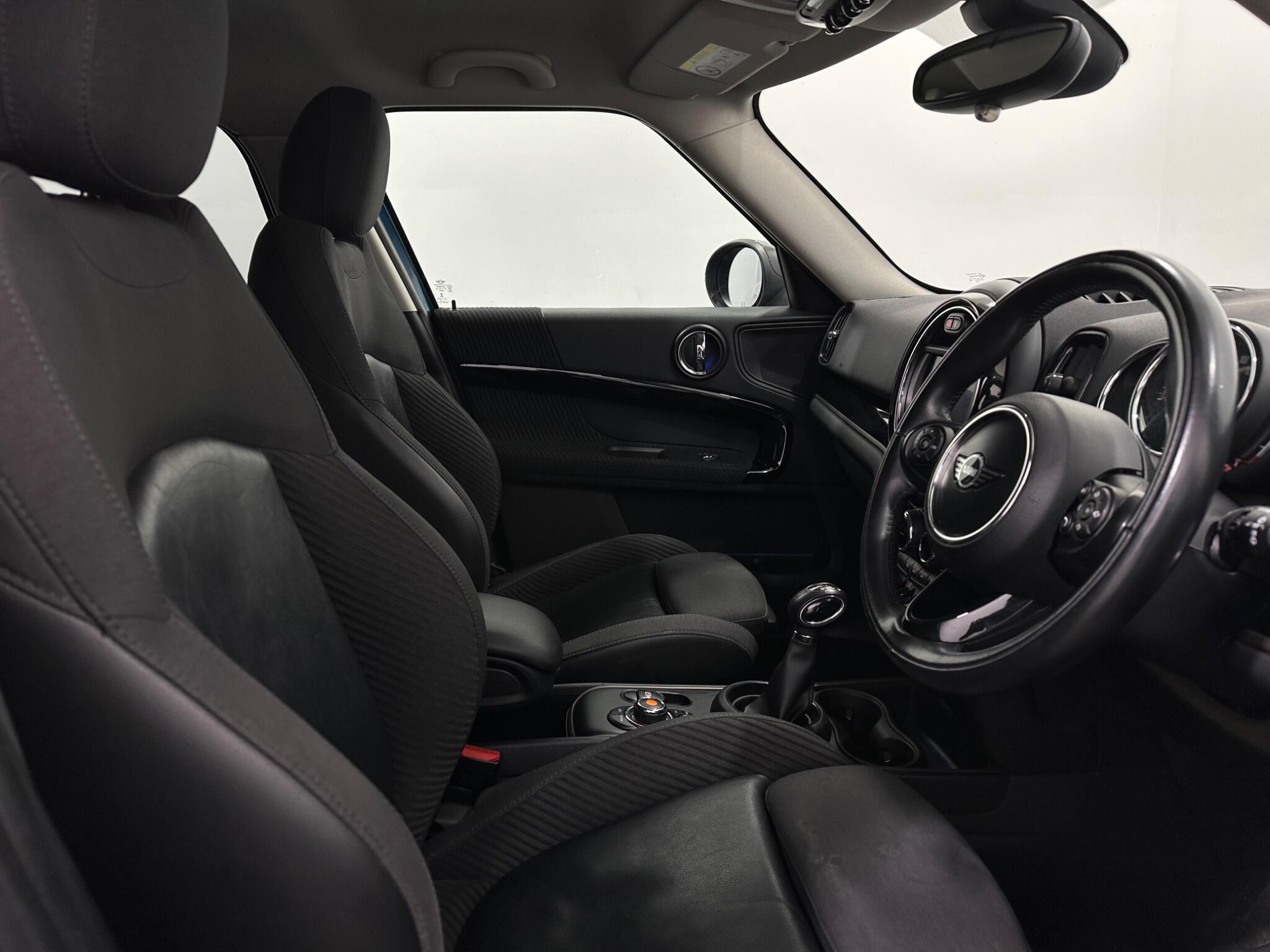 Mini Countryman view 33