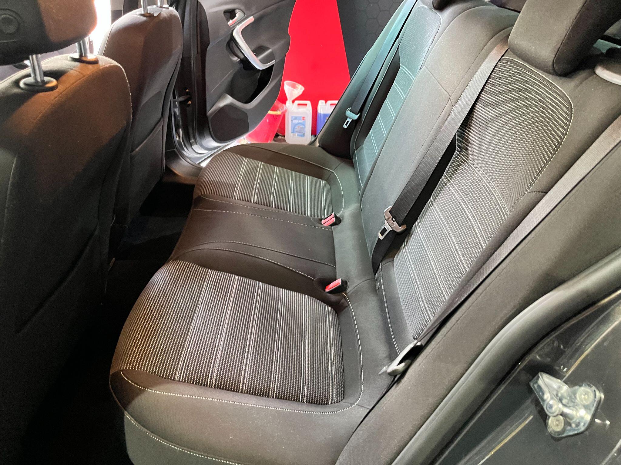 Vauxhall Insignia view 17
