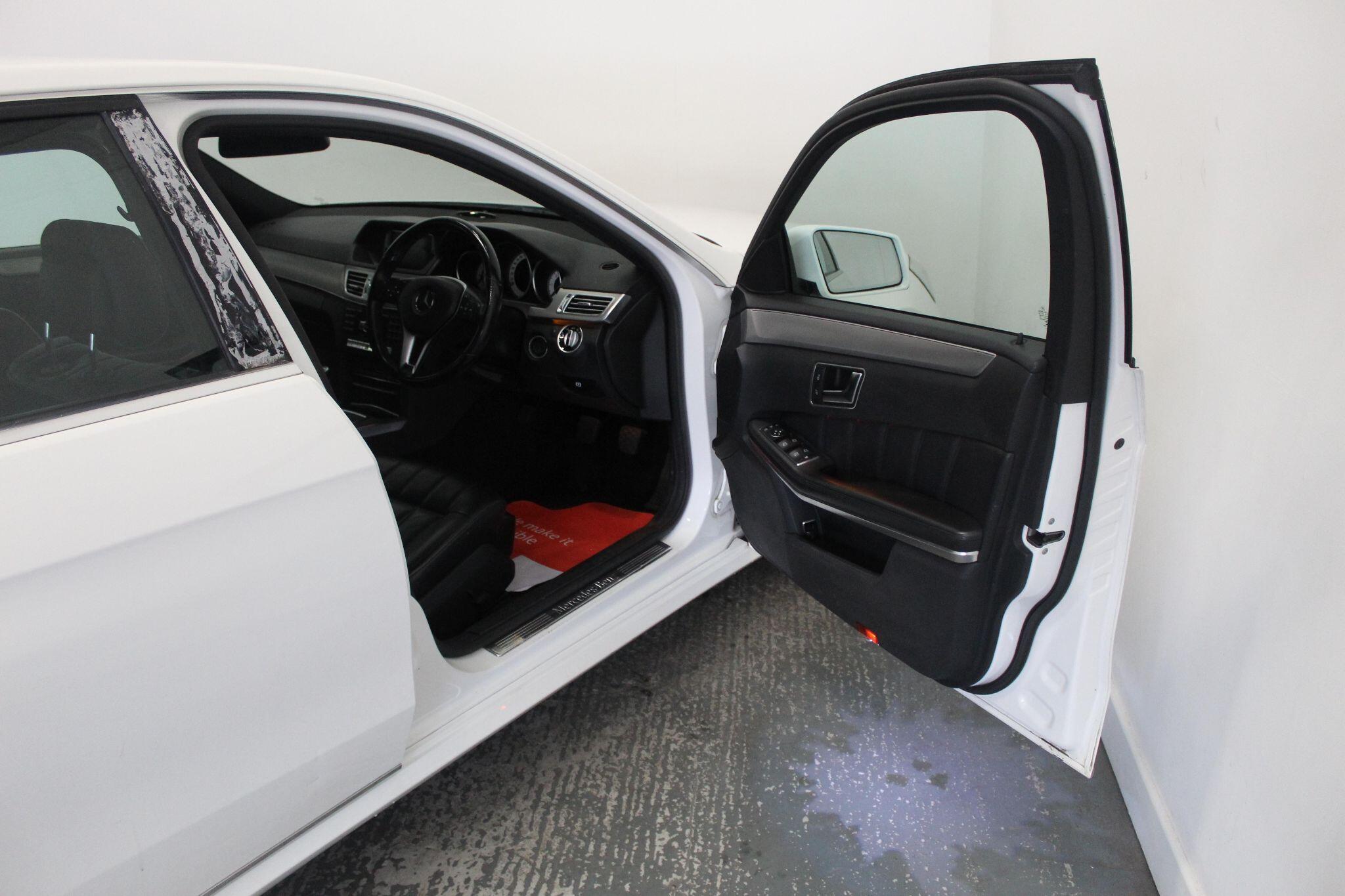 Mercedes-Benz E-Class view 25