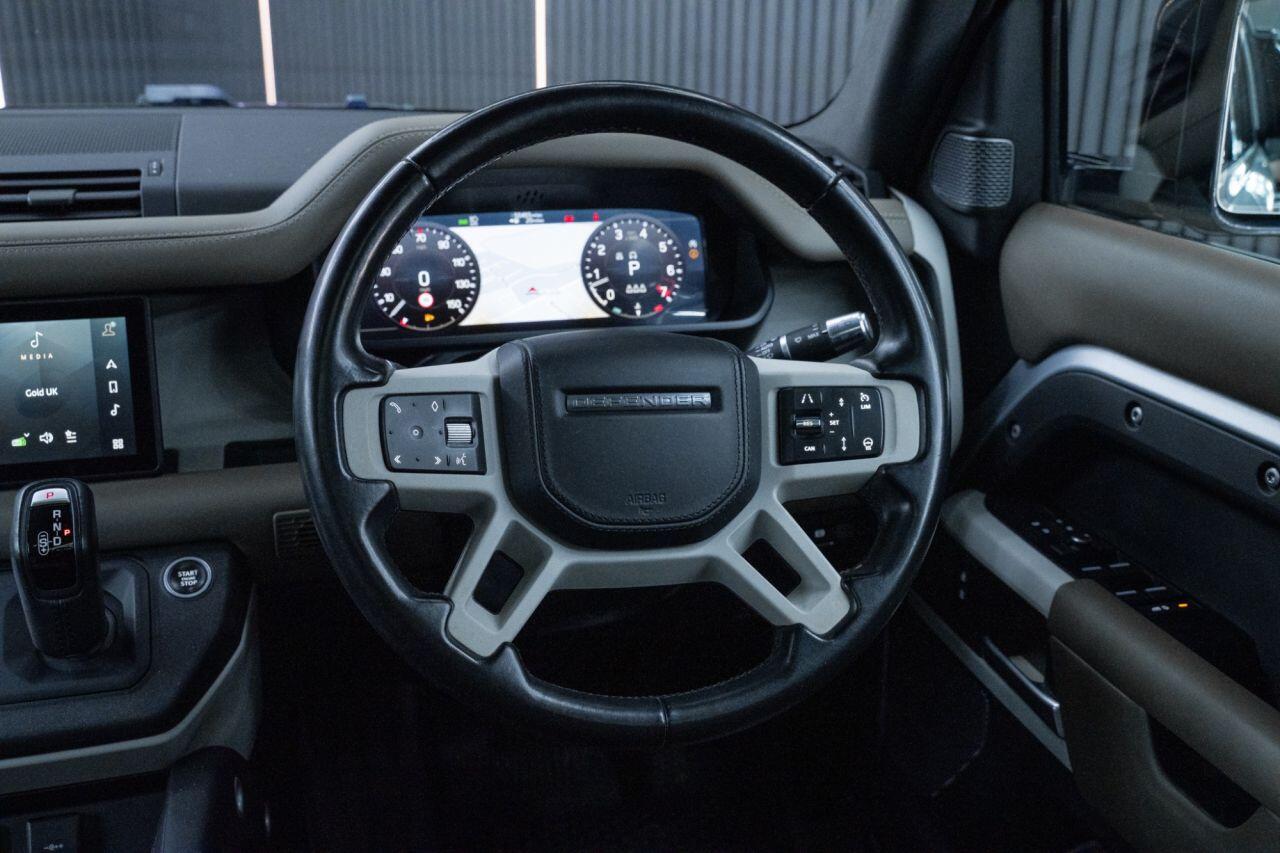 Land Rover Defender view 29