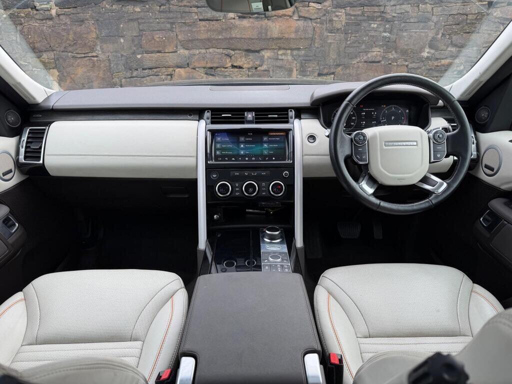 Land Rover Discovery view 12