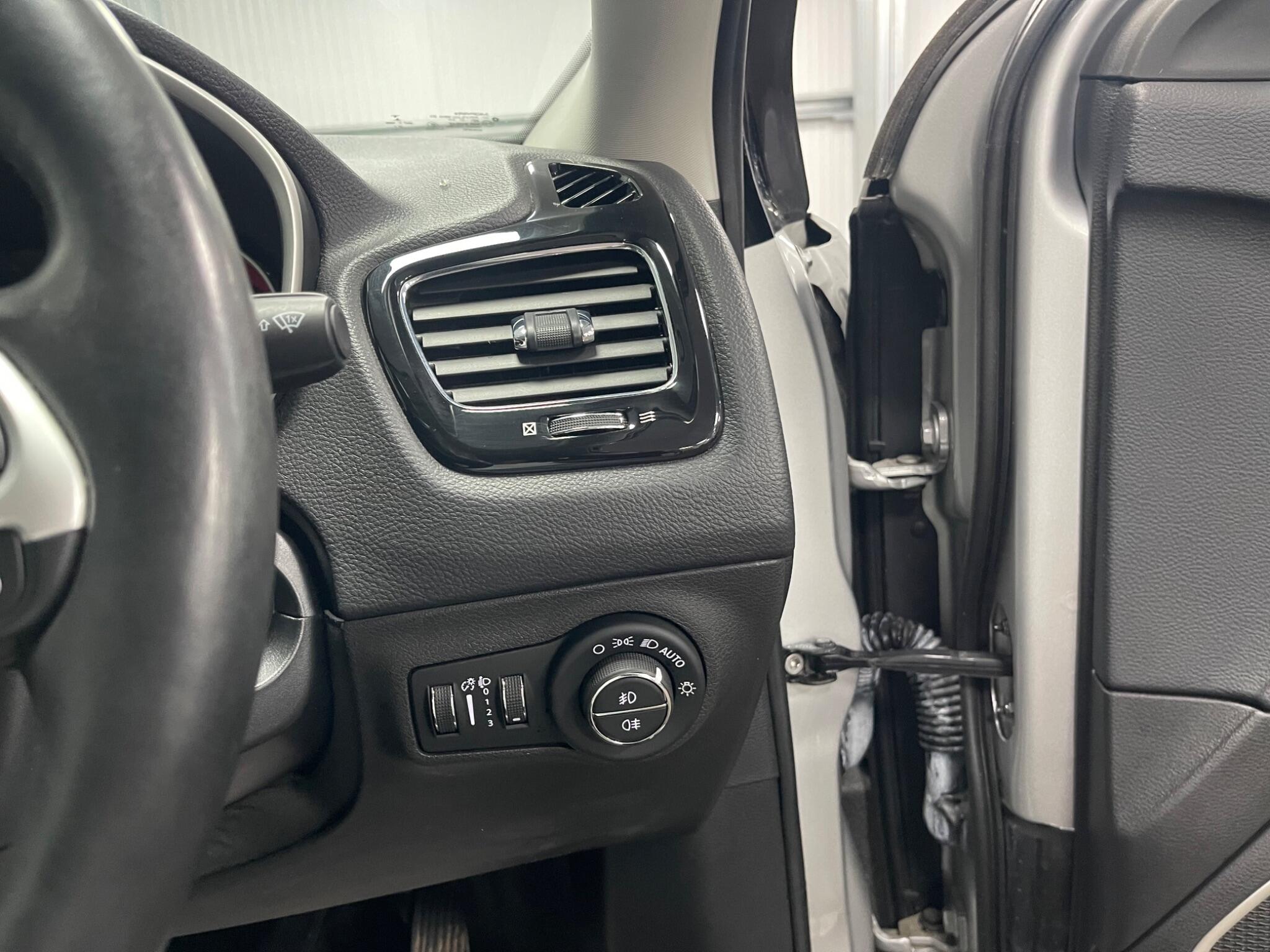 Jeep Compass view 37