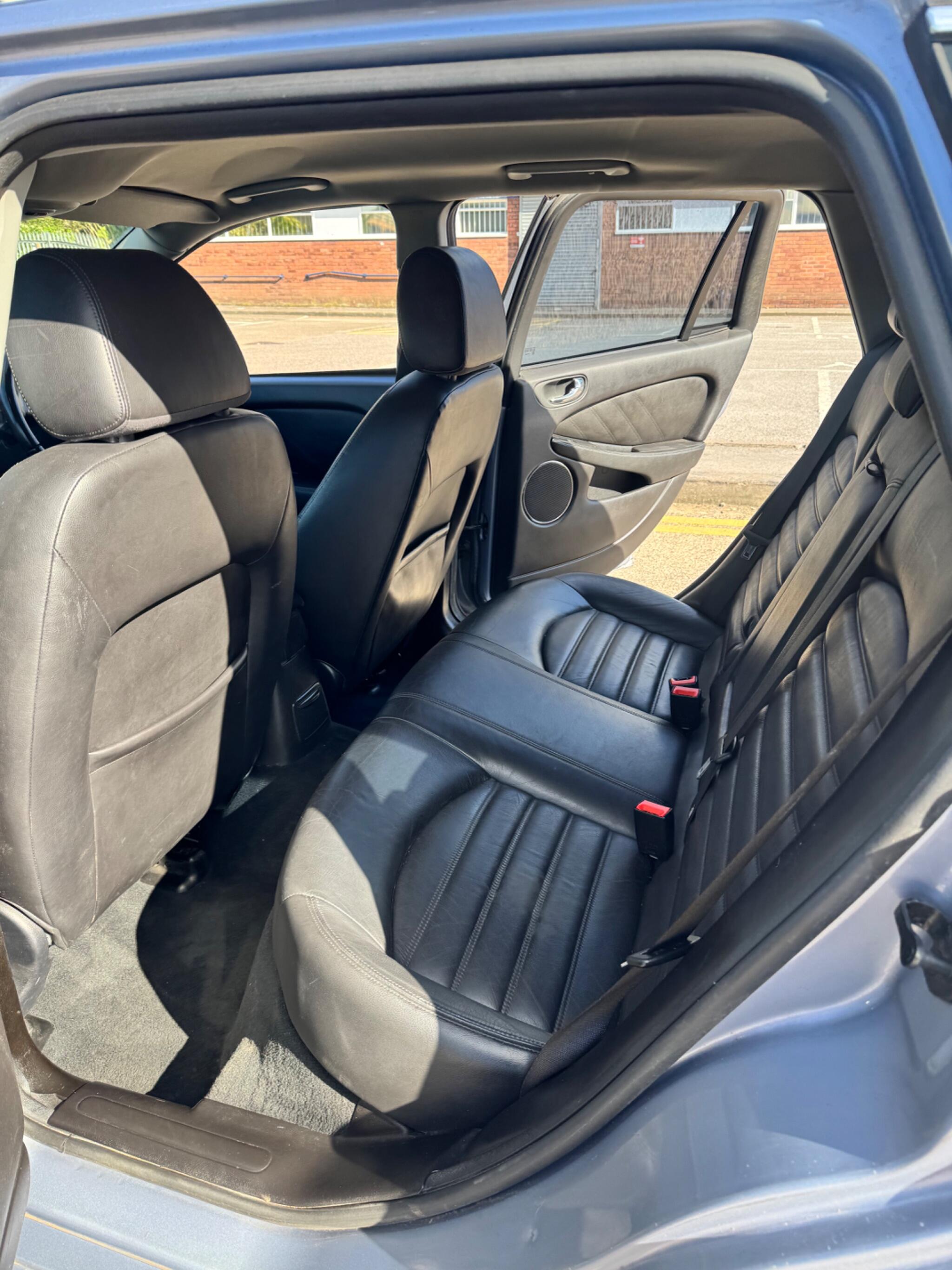 Jaguar X-Type view 29