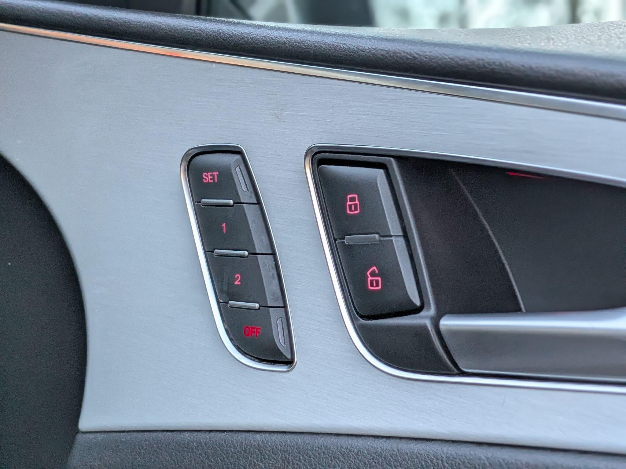 Audi A6 Saloon view 27