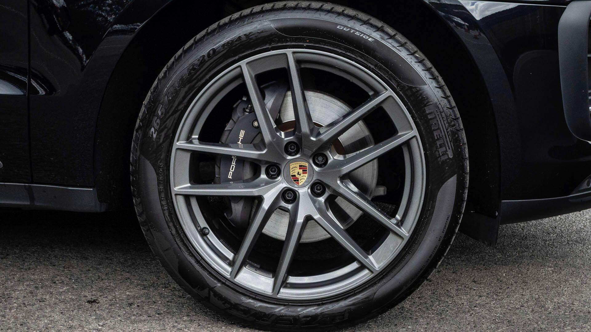 Porsche Macan view 20