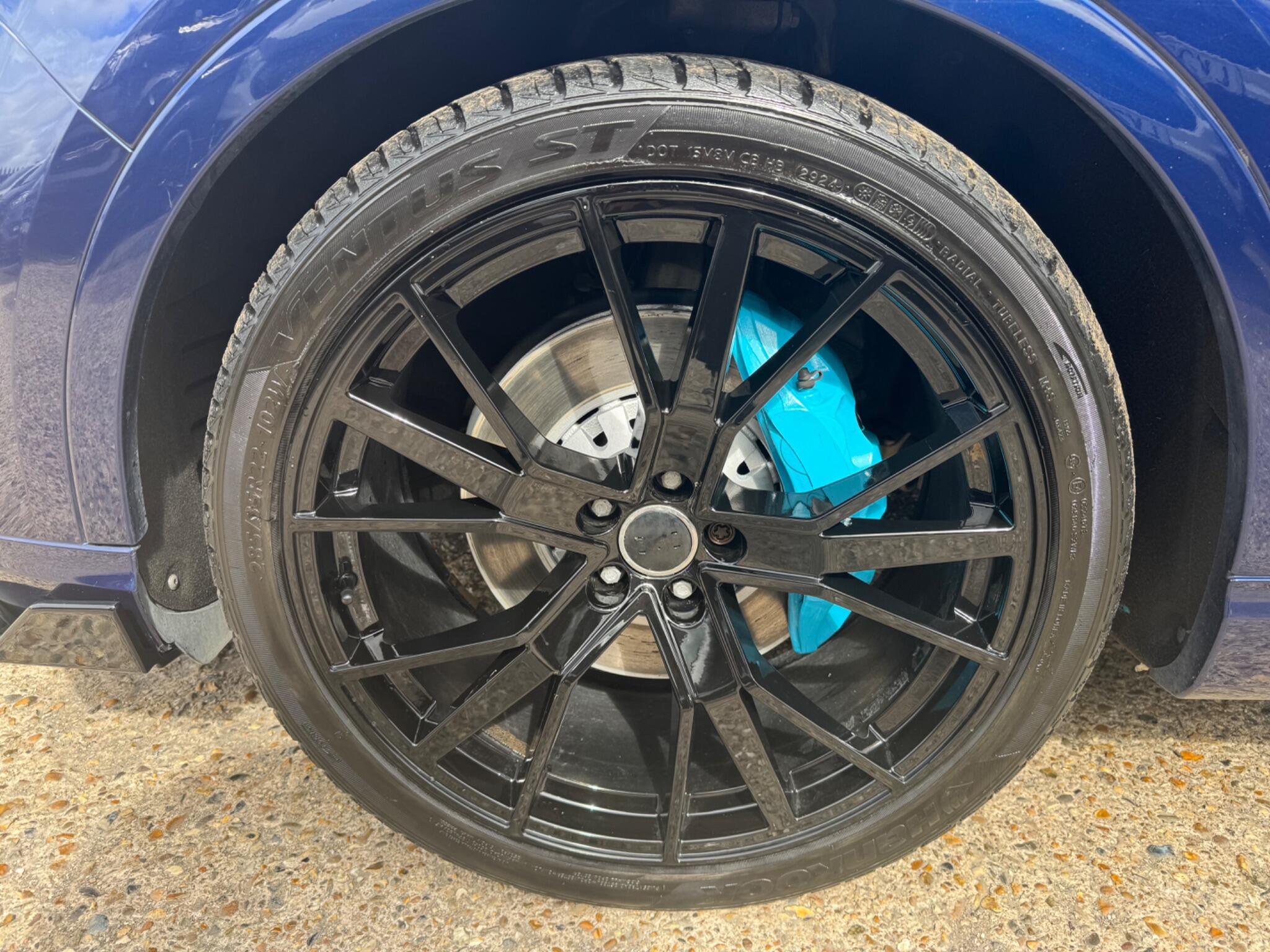Audi Q7 view 44