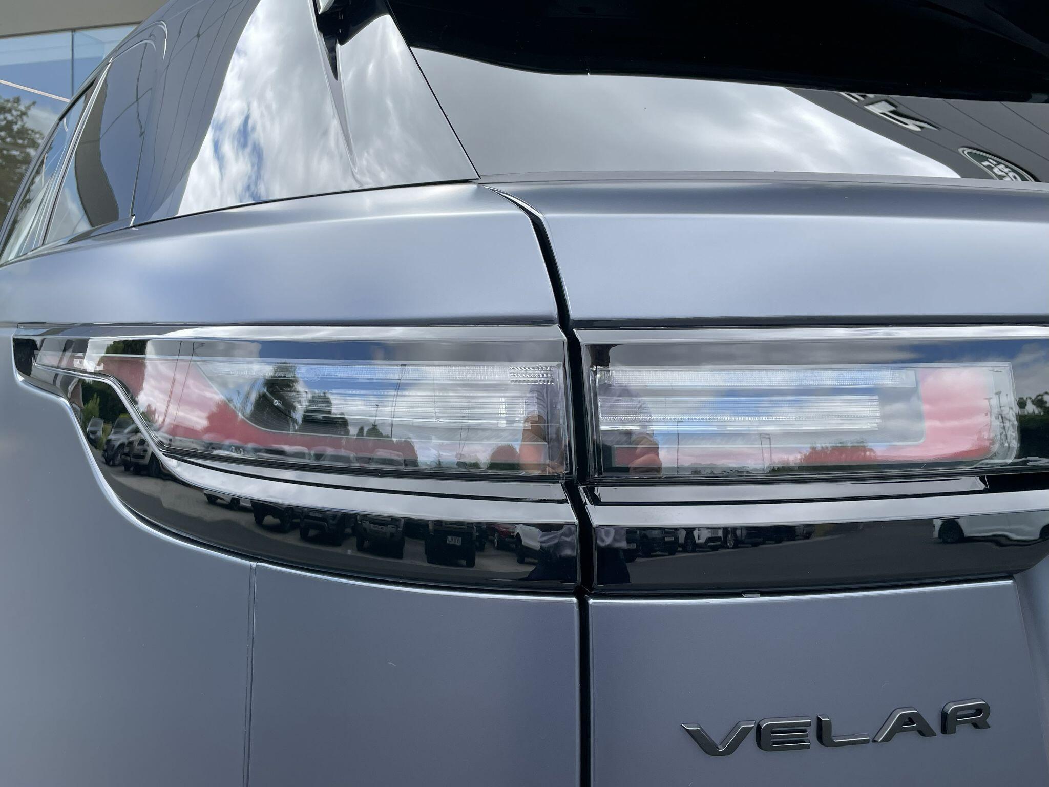 Land Rover Range Rover Velar view 32