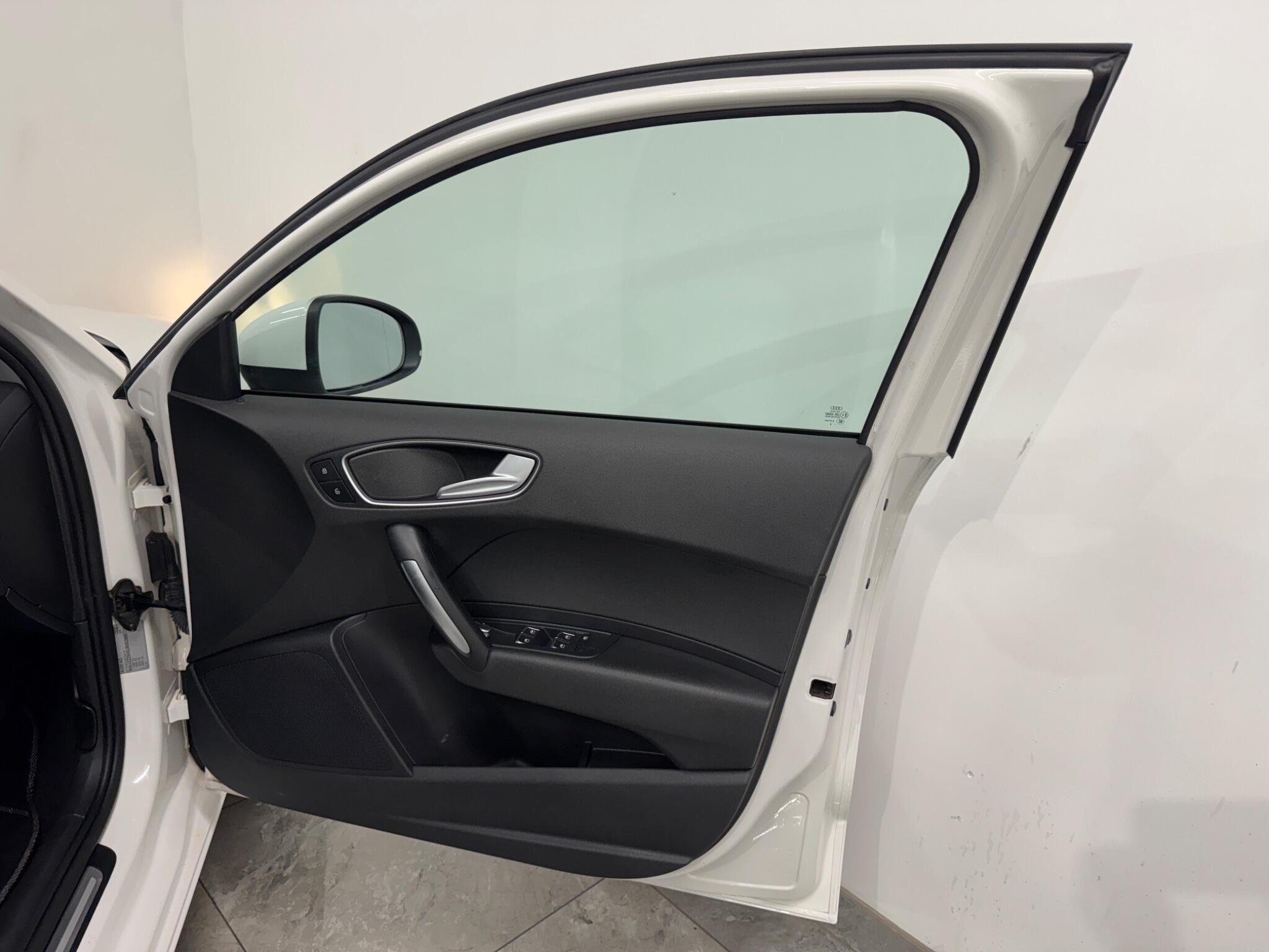 Audi A1 view 12