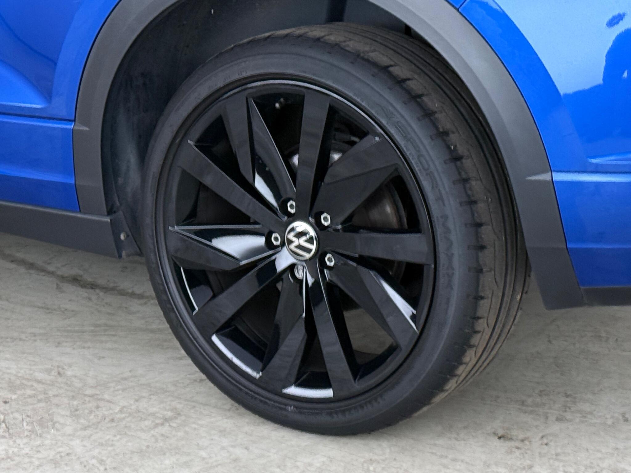 Volkswagen T-Roc view 10