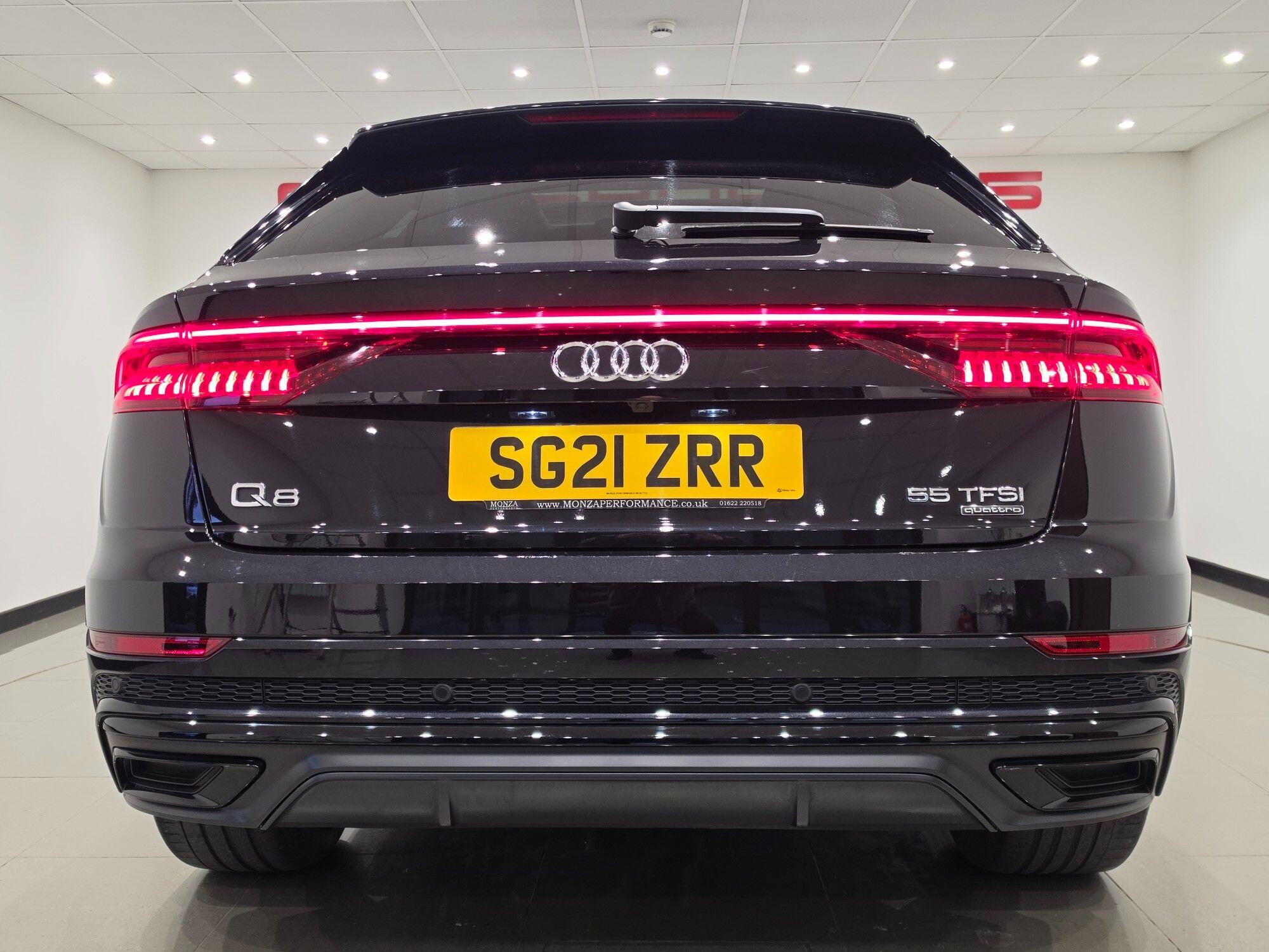 Audi Q8 view 11