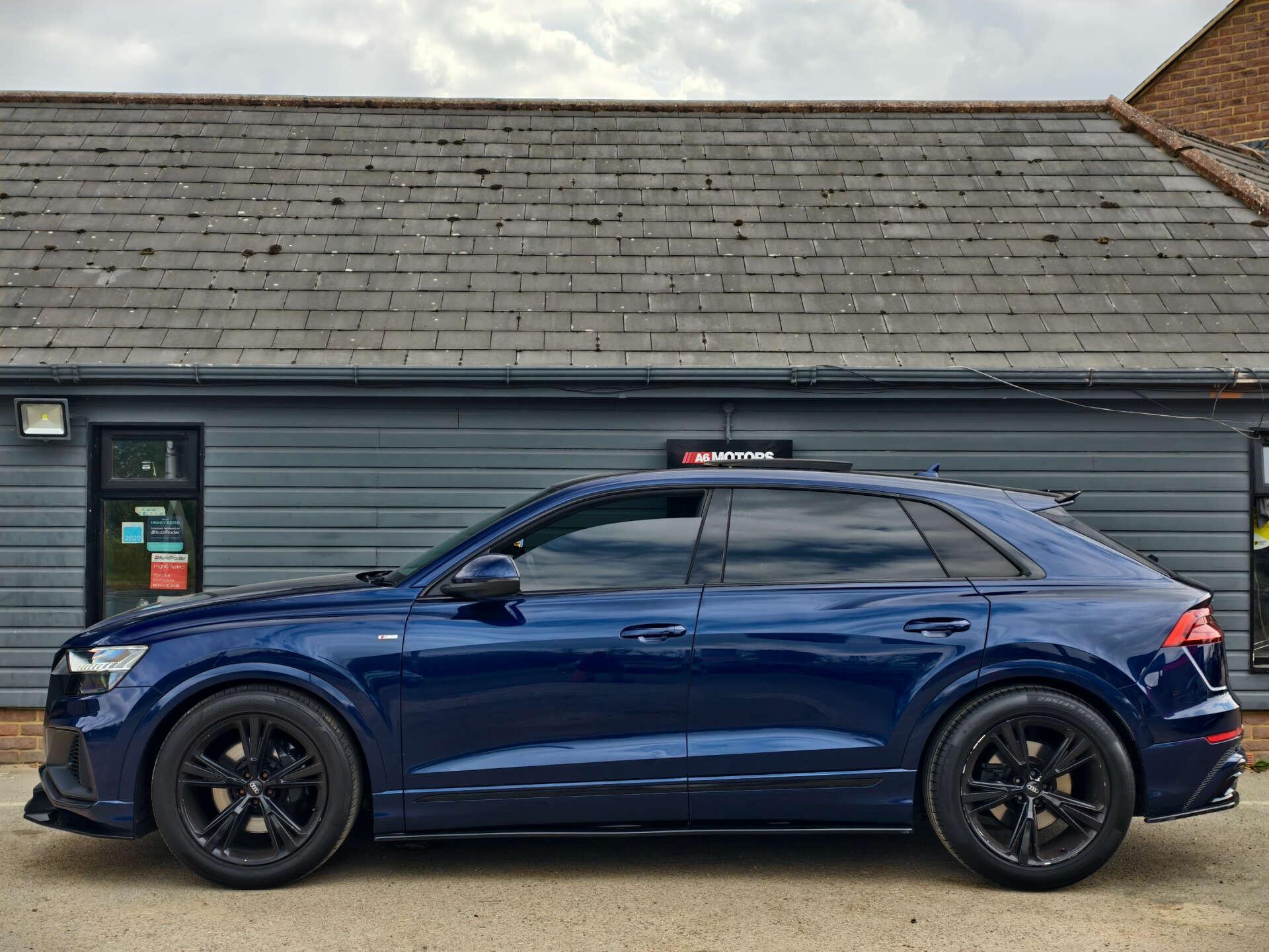 Audi Q8 view 21
