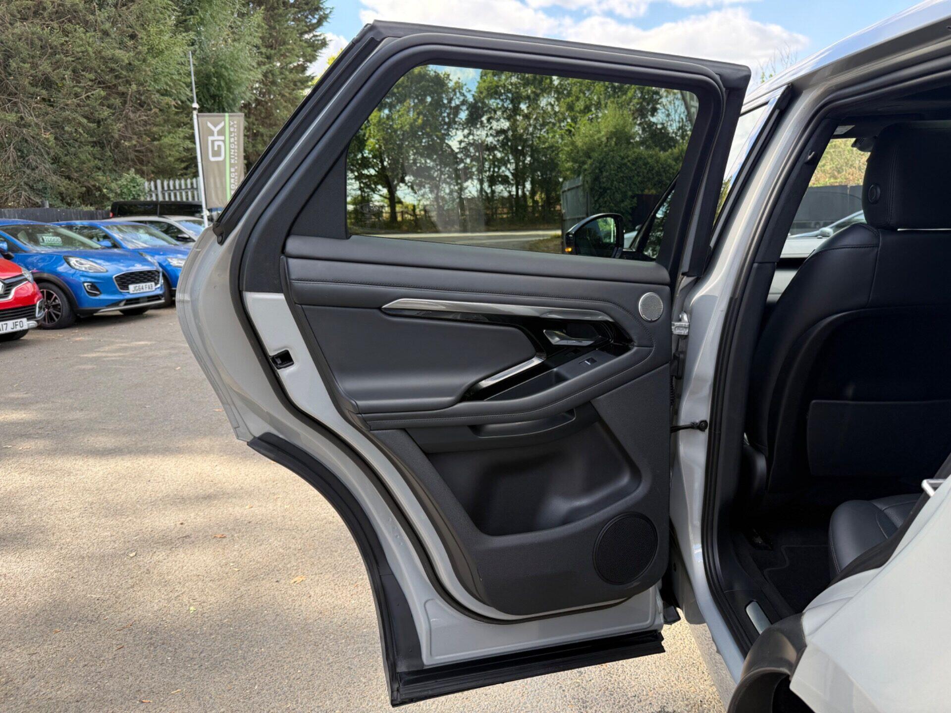 Land Rover Range Rover Evoque view 31