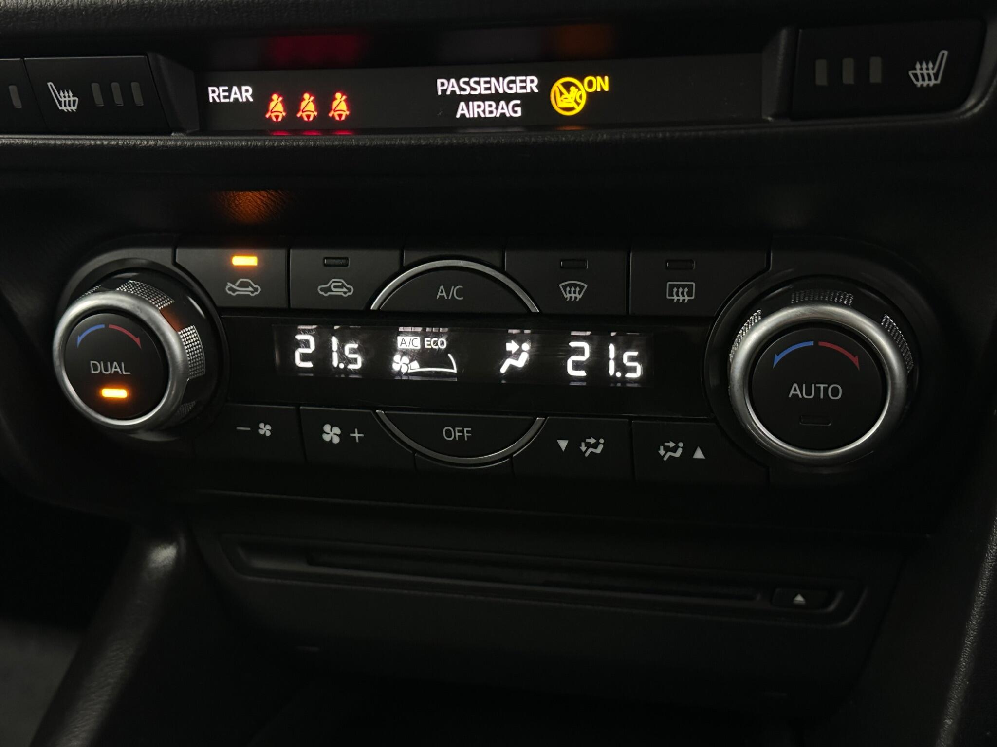 Mazda Mazda3 view 21