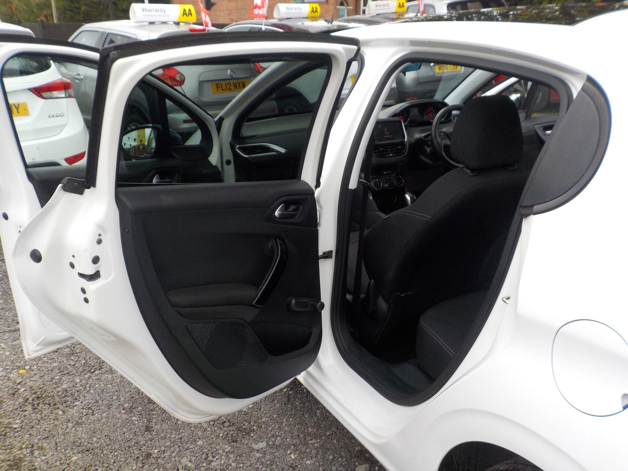 Peugeot 208 1.2 VTi PureTech Style Euro 6 5dr