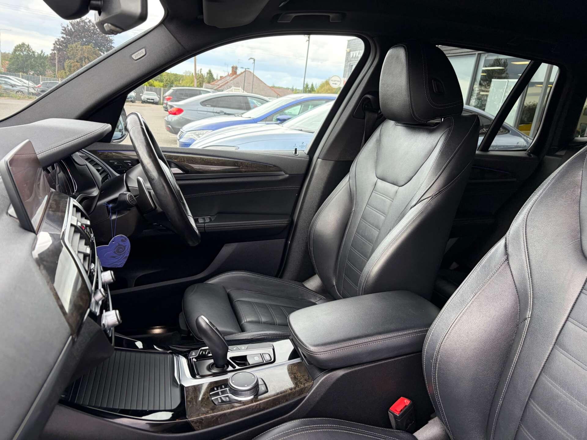 BMW X3 view 18