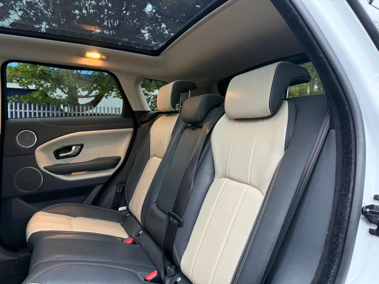 Land Rover Range Rover Evoque view 35