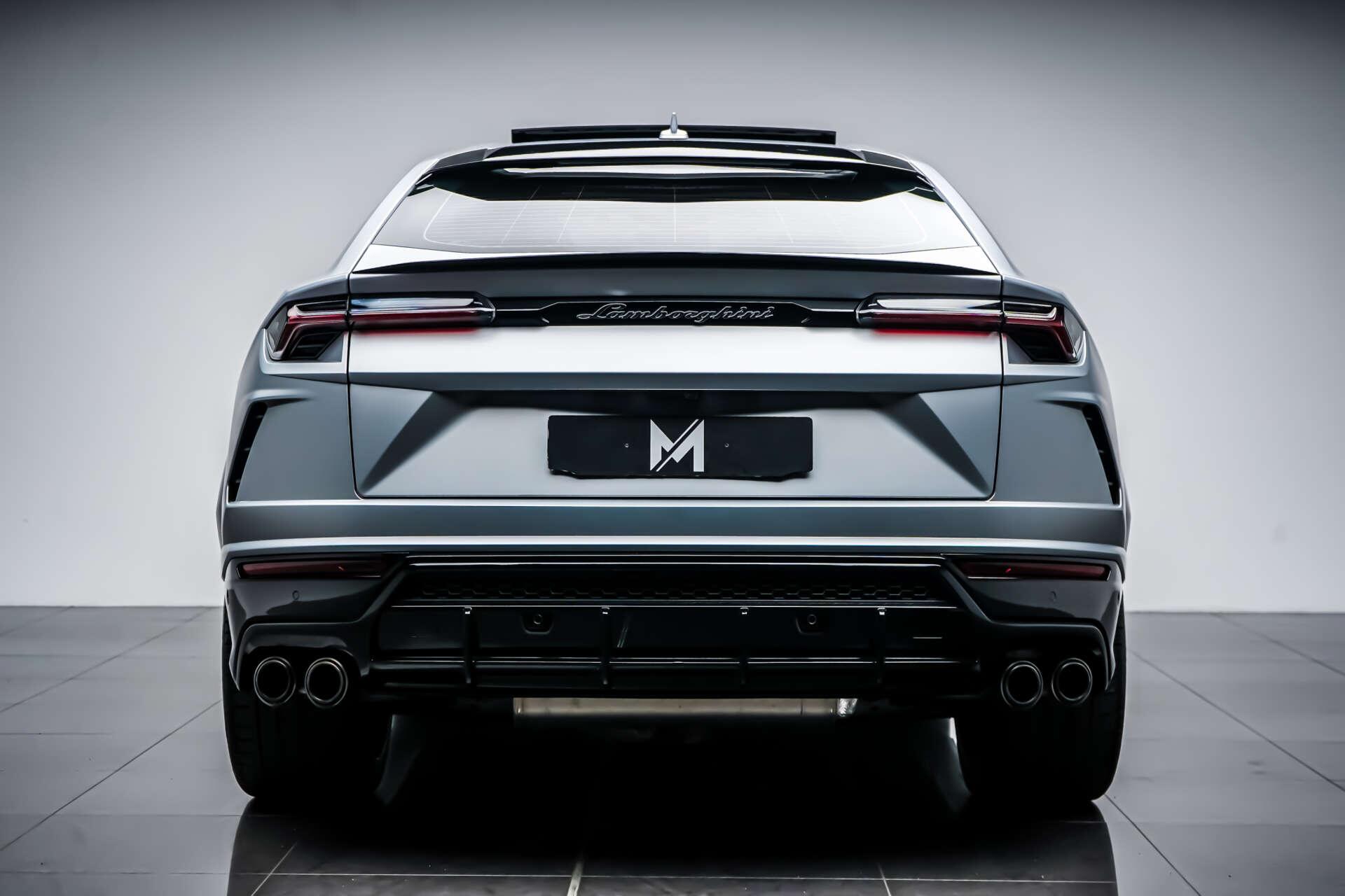 Lamborghini Urus view 4