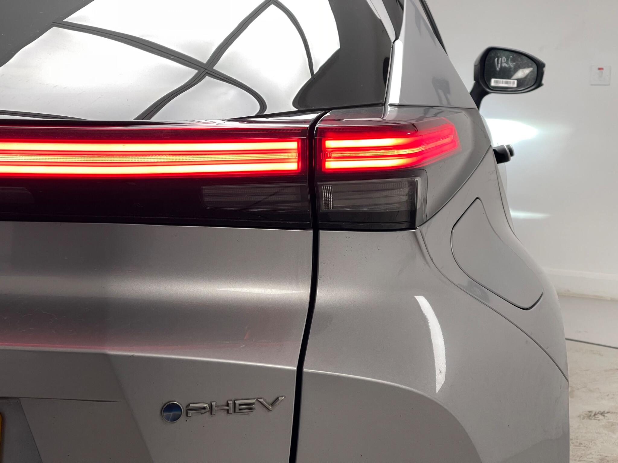 Toyota C-HR view 31