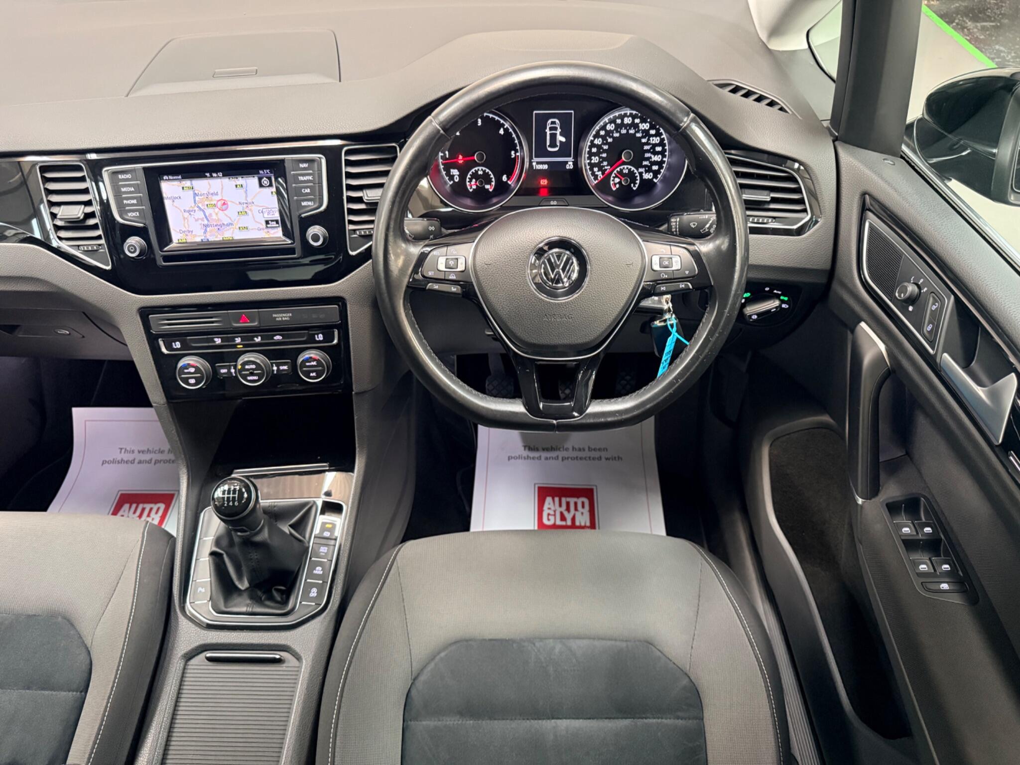Volkswagen Golf Sportsvan view 9