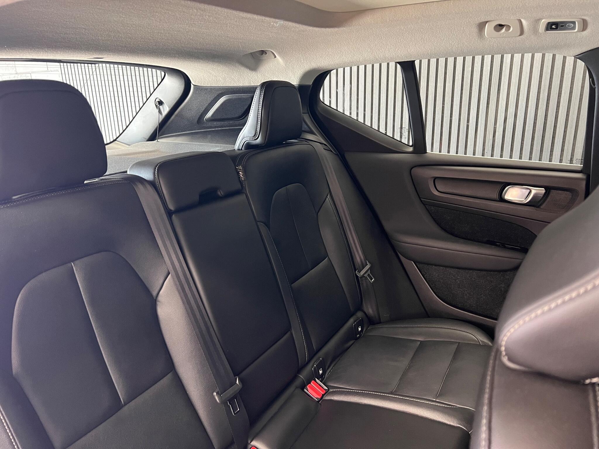 Volvo XC40 view 12