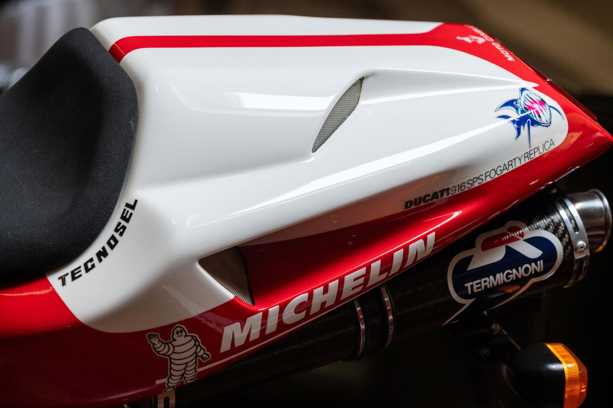 Ducati 916 view 24