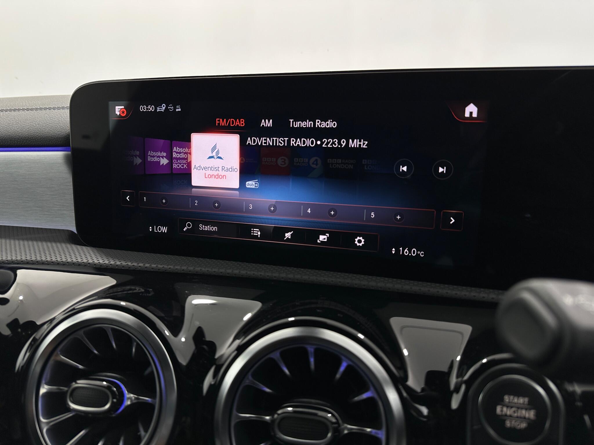 Mercedes-Benz Cla view 28