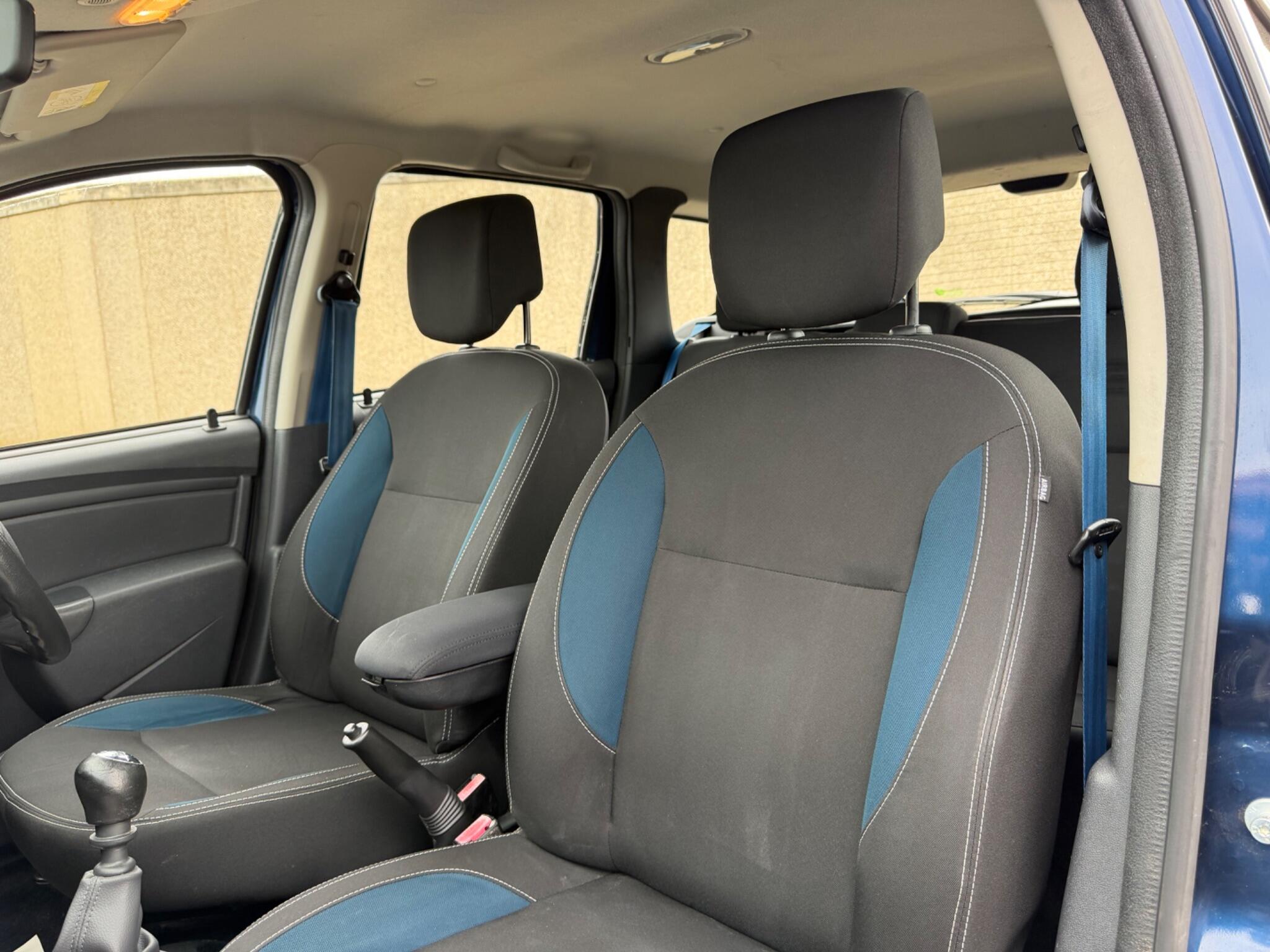 Dacia Duster view 23