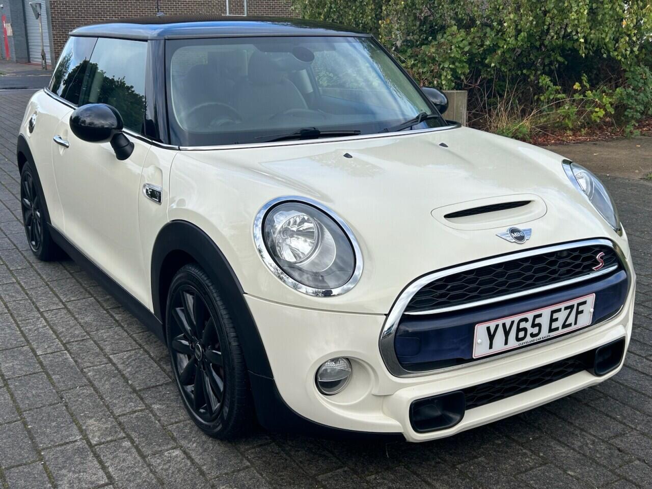 Mini Hatch view 9