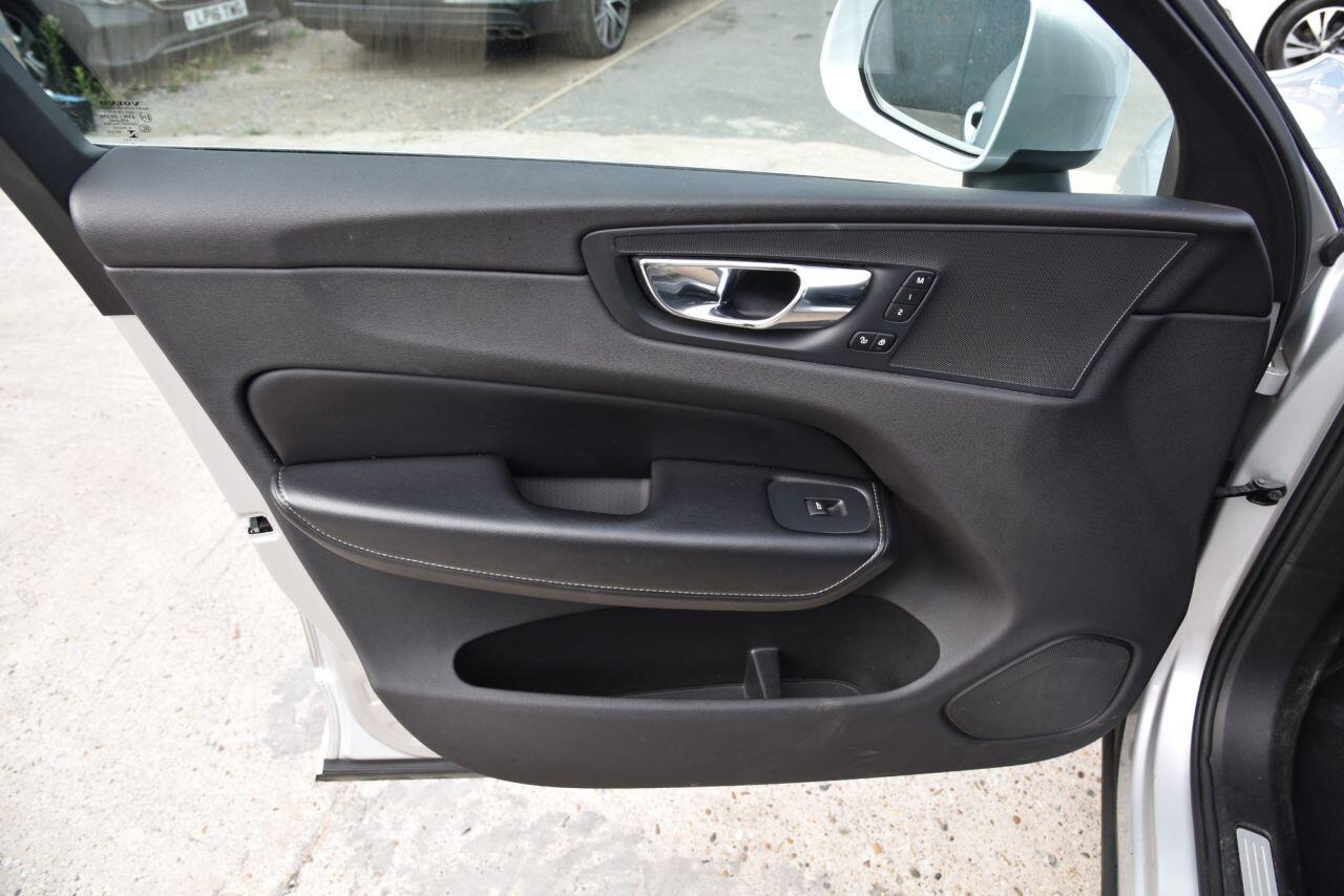 Volvo XC60 view 48