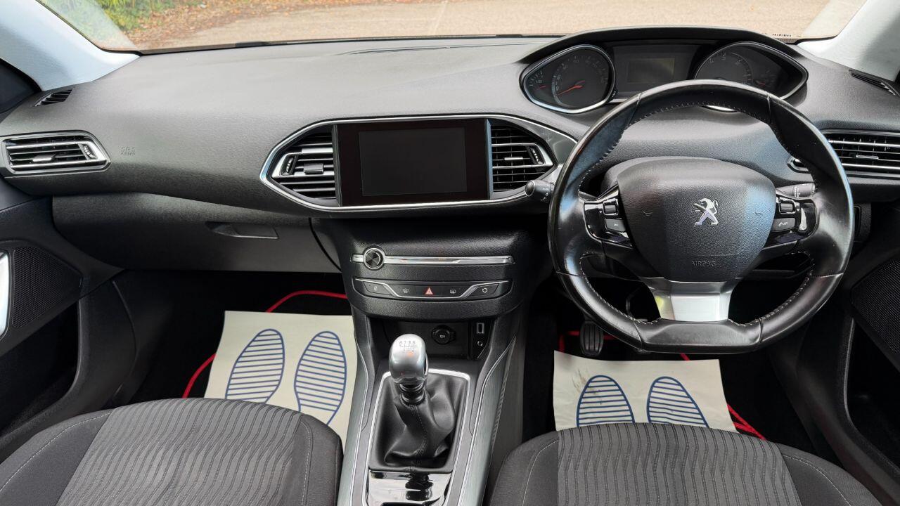 Peugeot 308 view 14