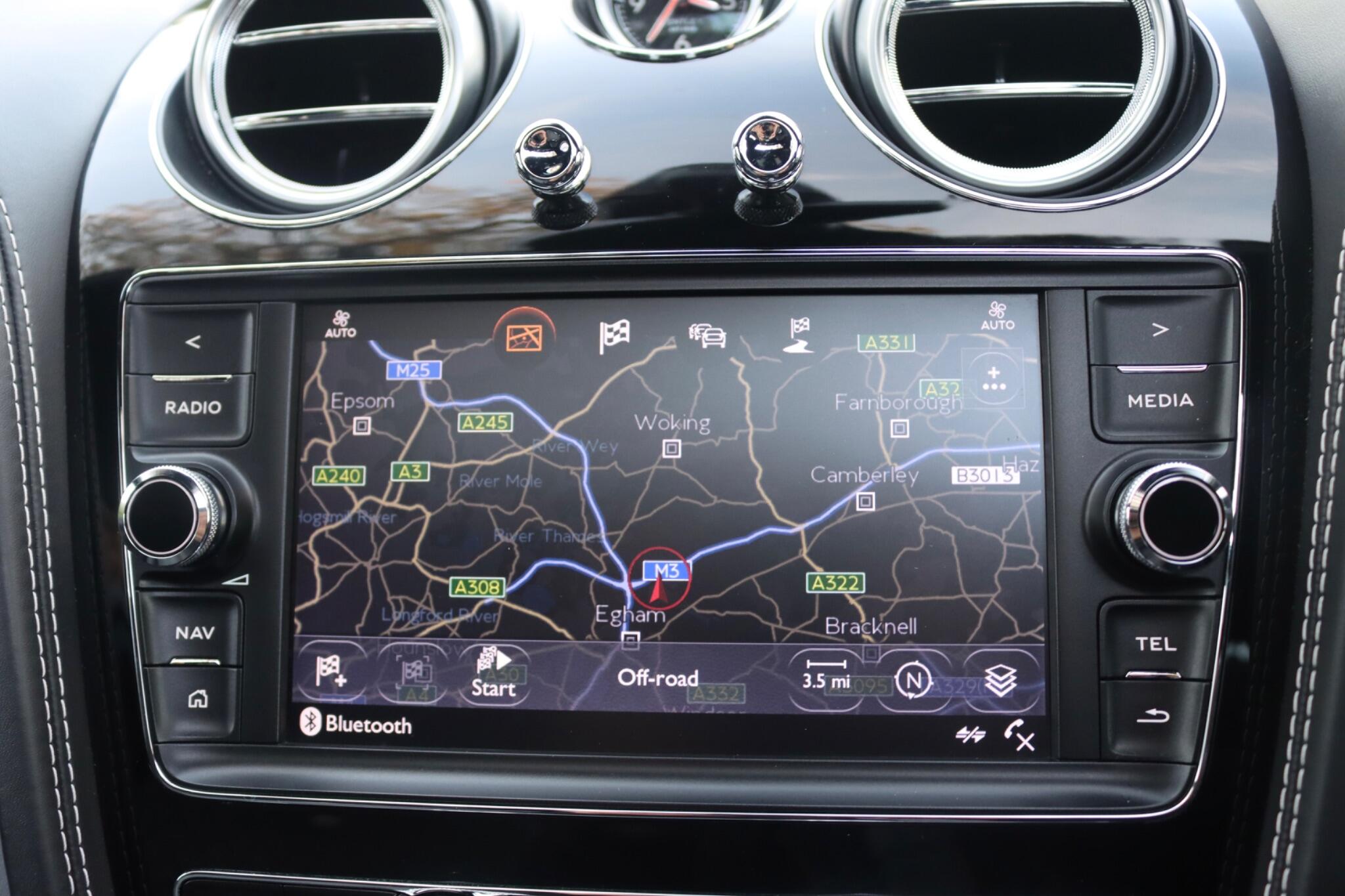 Bentley Bentayga view 71