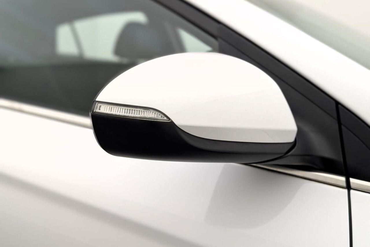 Hyundai IONIQ view 41