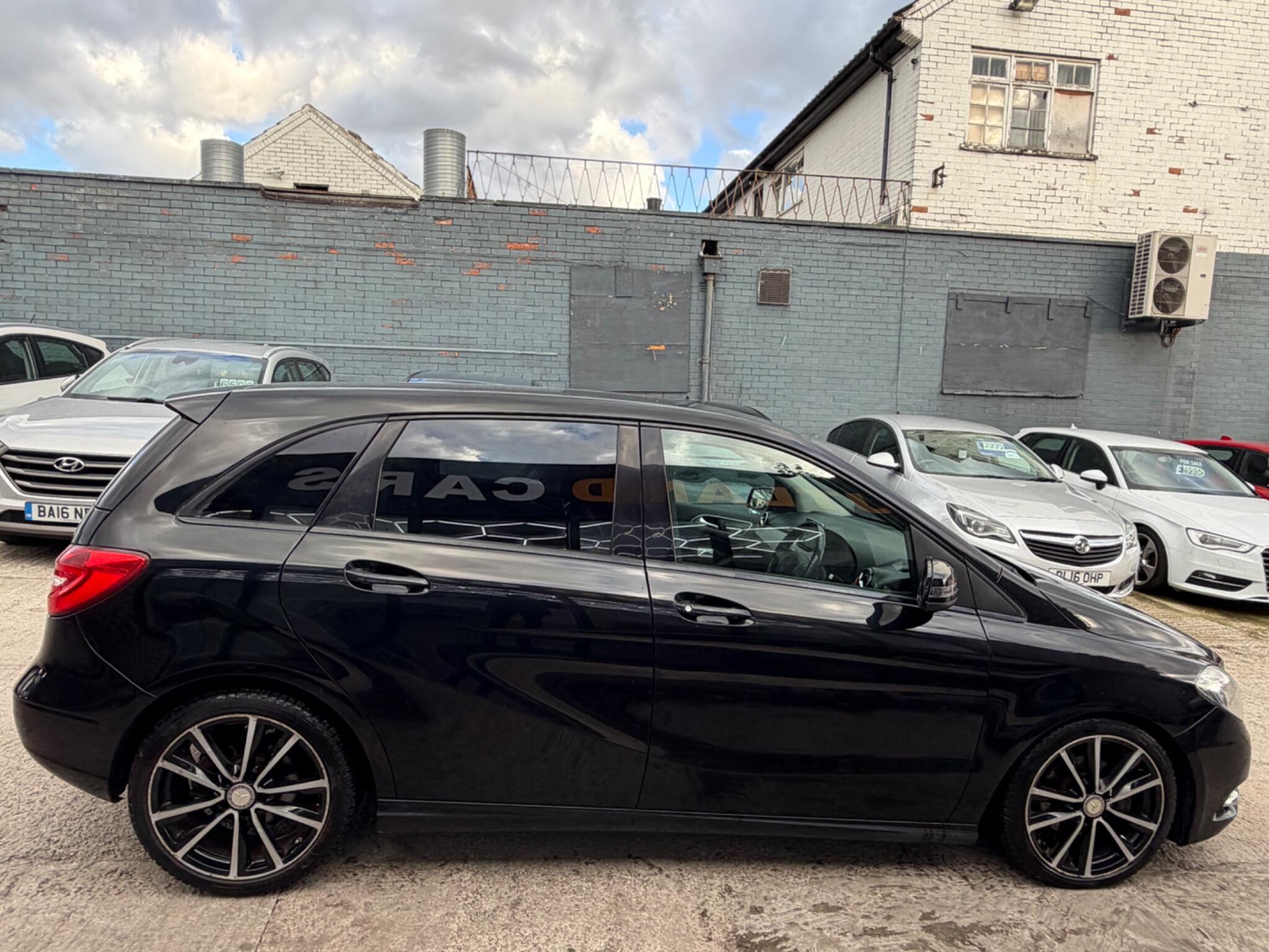 Mercedes-Benz B-Class view 8