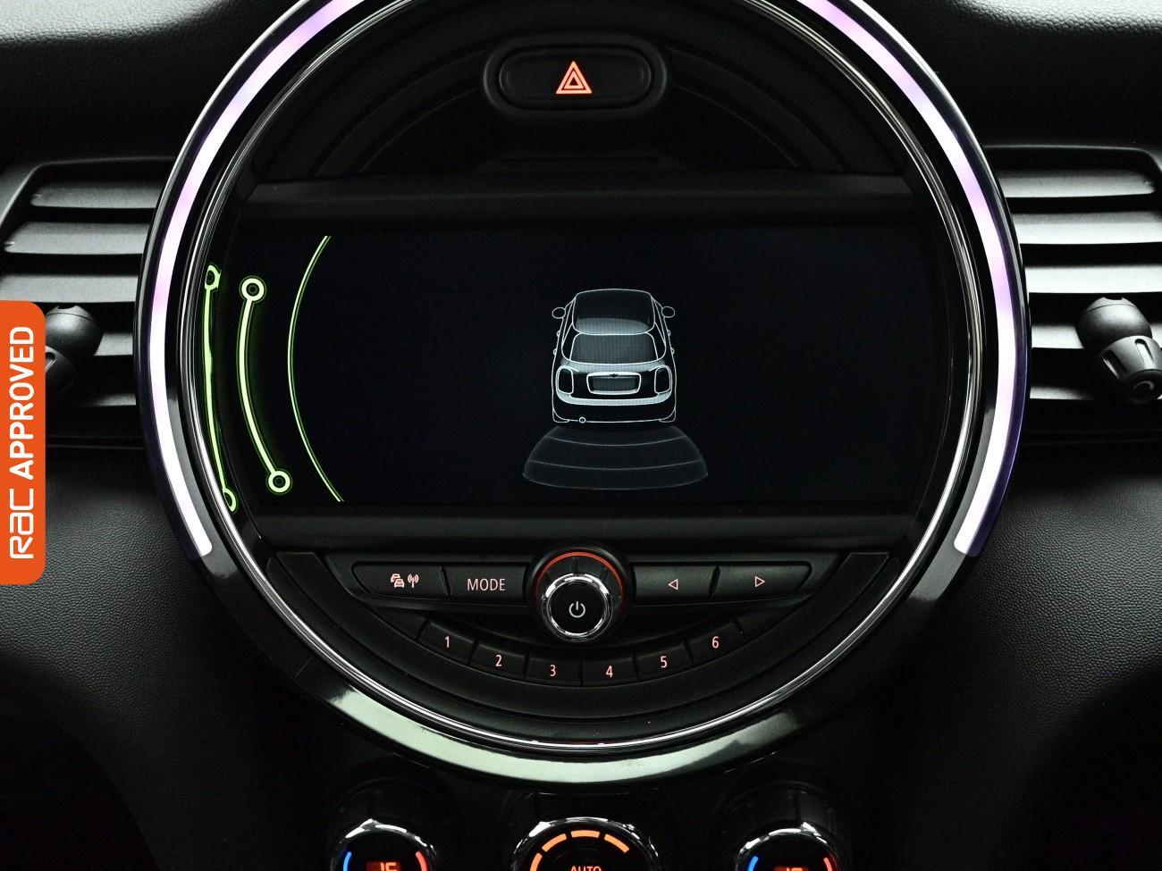 Mini Hatch view 16