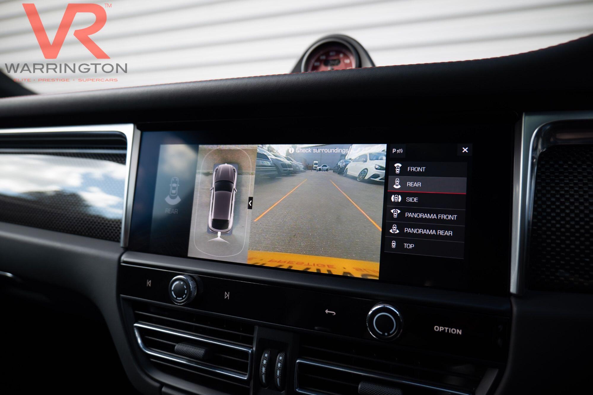 Porsche Macan view 35