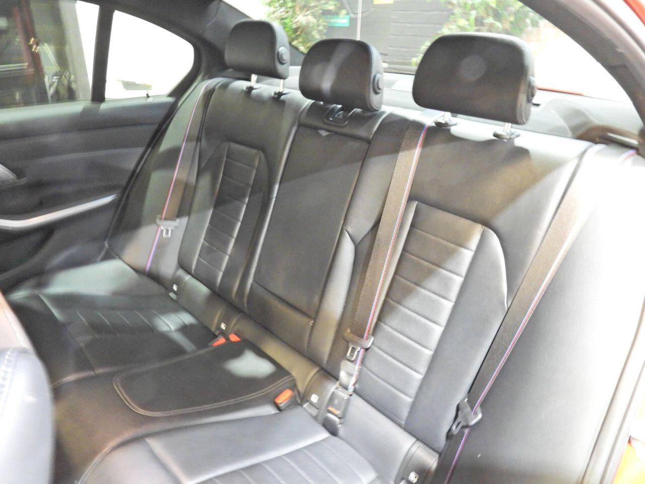 BMW 3 Series view 30