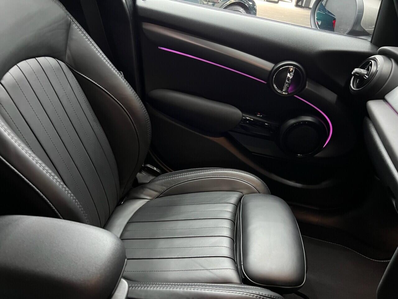 Mini Hatch view 37