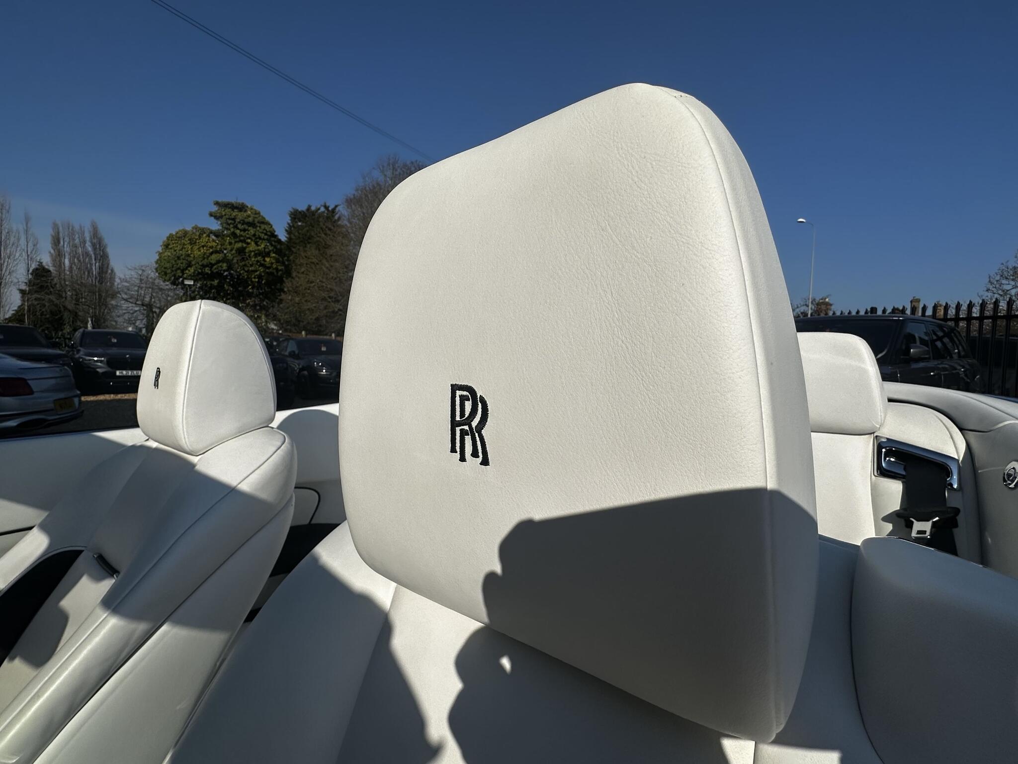 Rolls-Royce Dawn view 19
