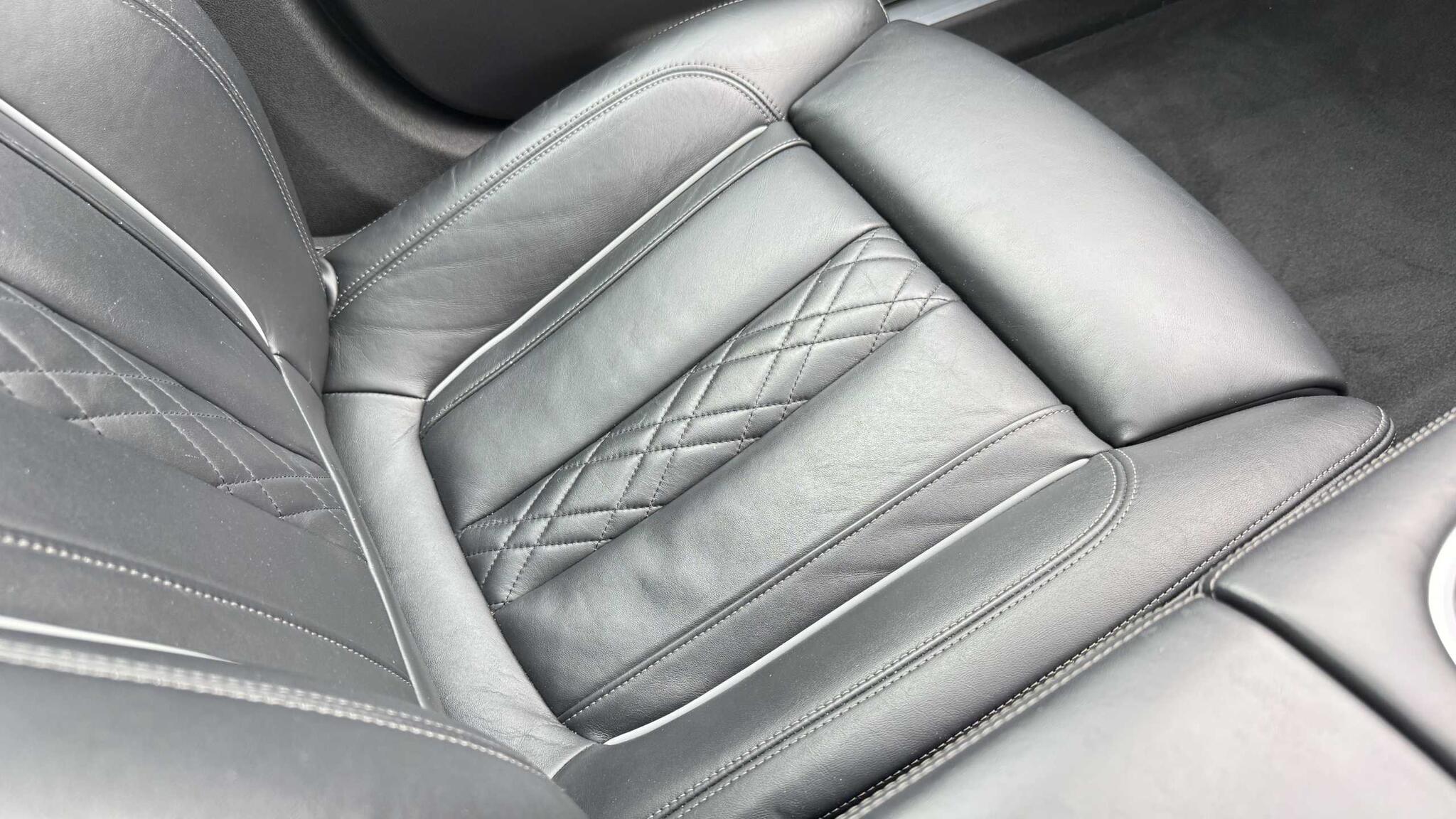 BMW 7 Series view 43