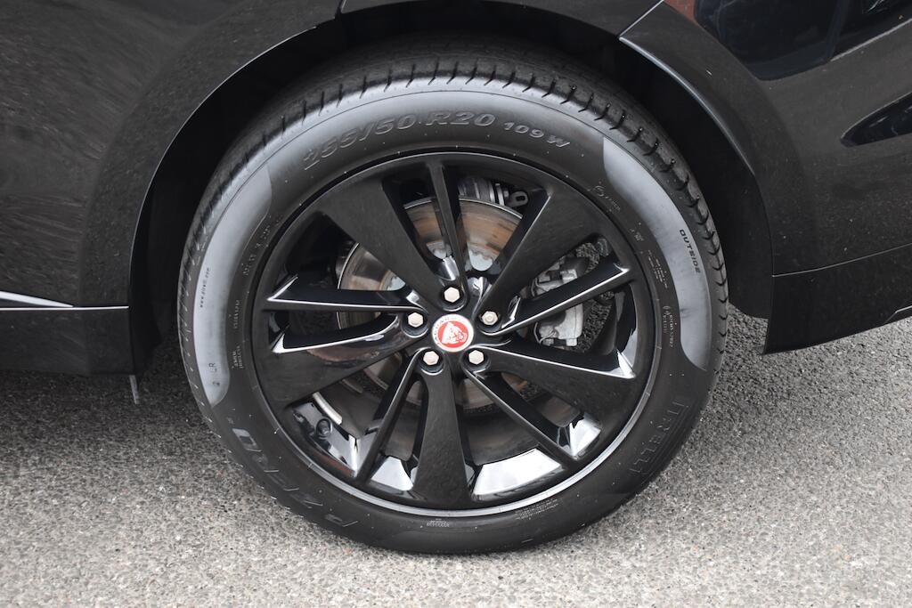 Jaguar F-Pace view 75